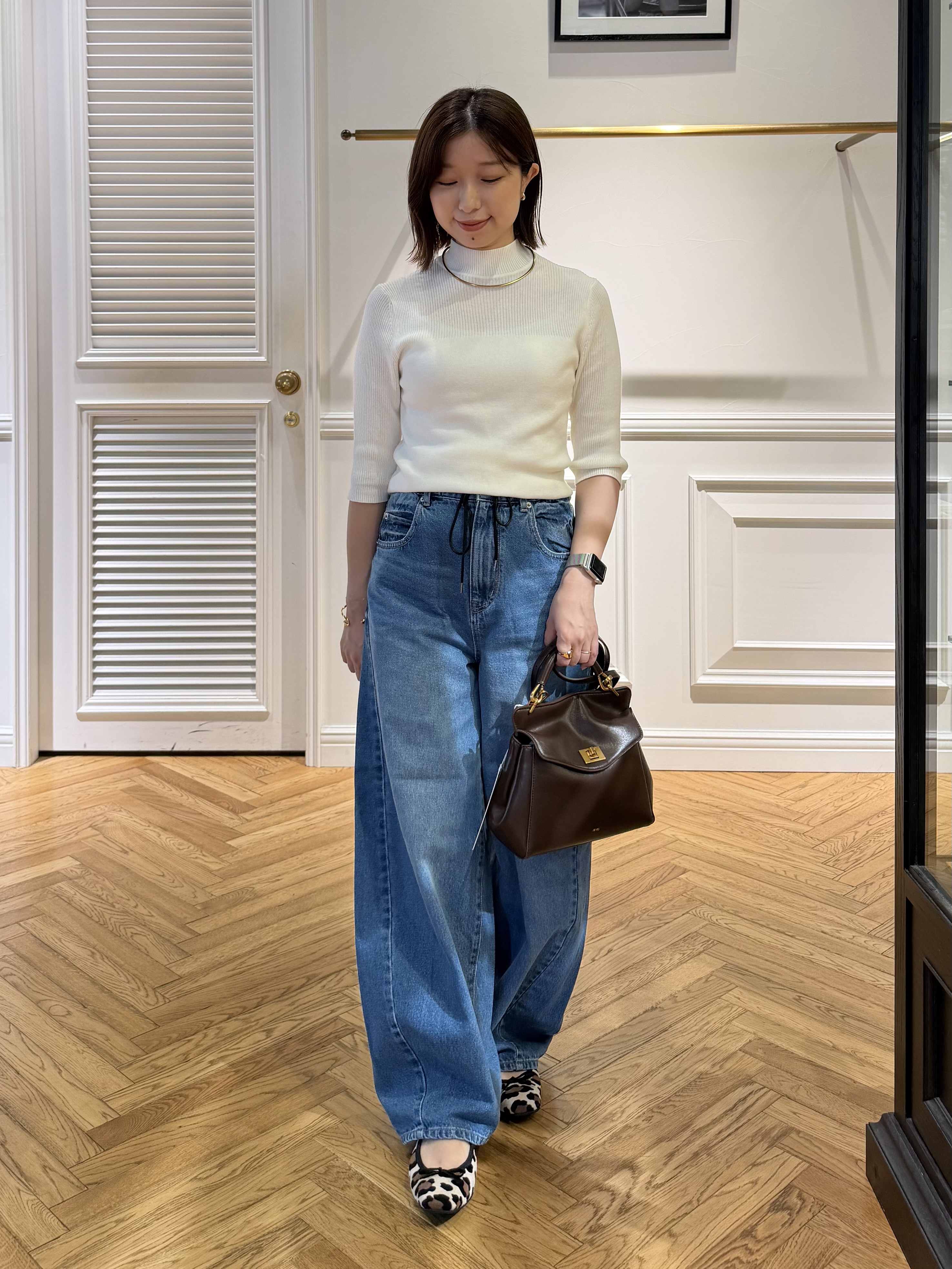 つじ まこさんの「DRESSTERIOR｜ドロストバギーカーブデニム」を使ったコーディネート