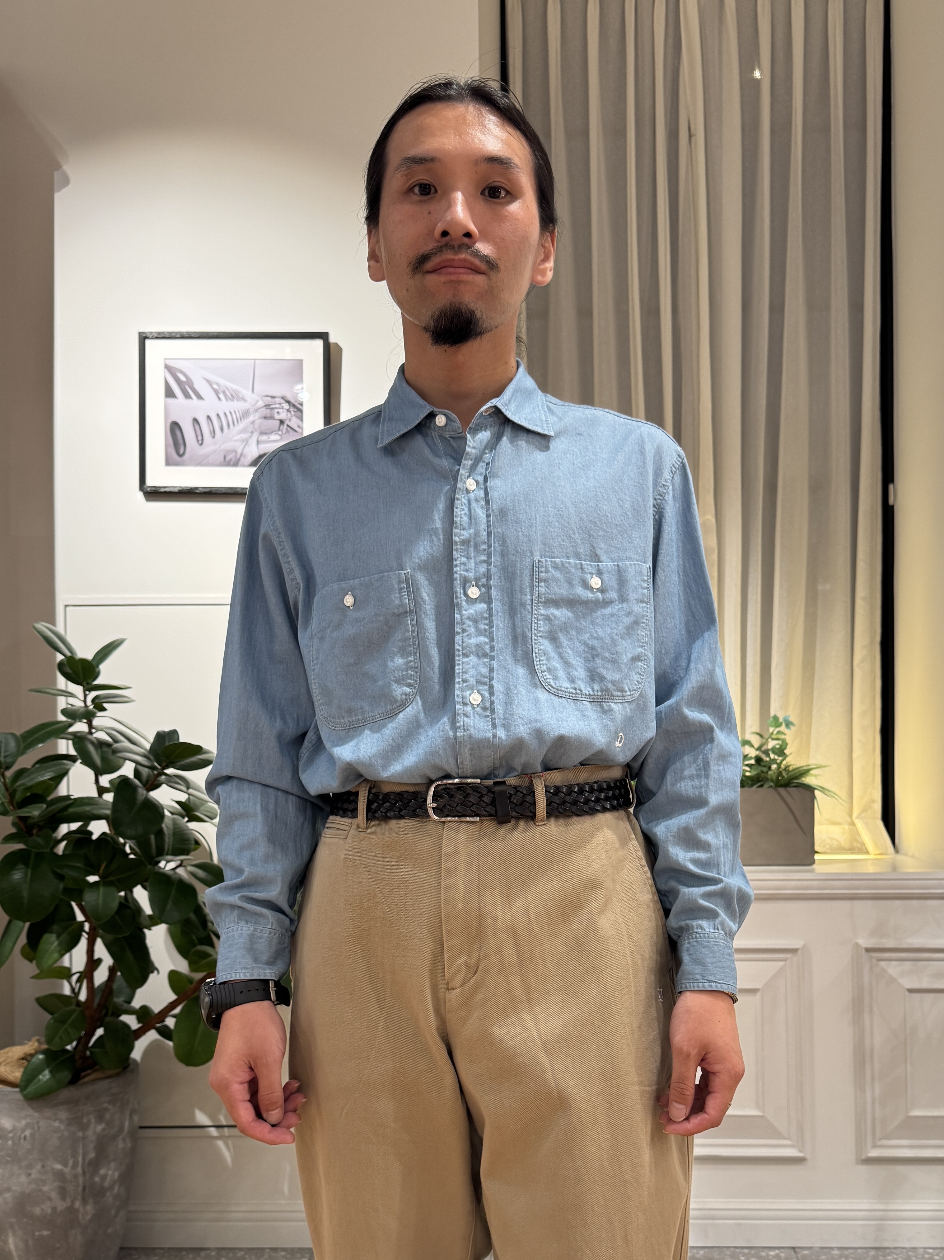 kawarataniさんの「DRESSTERIOR｜ユーズドデニムシャツ」を使ったコーディネート