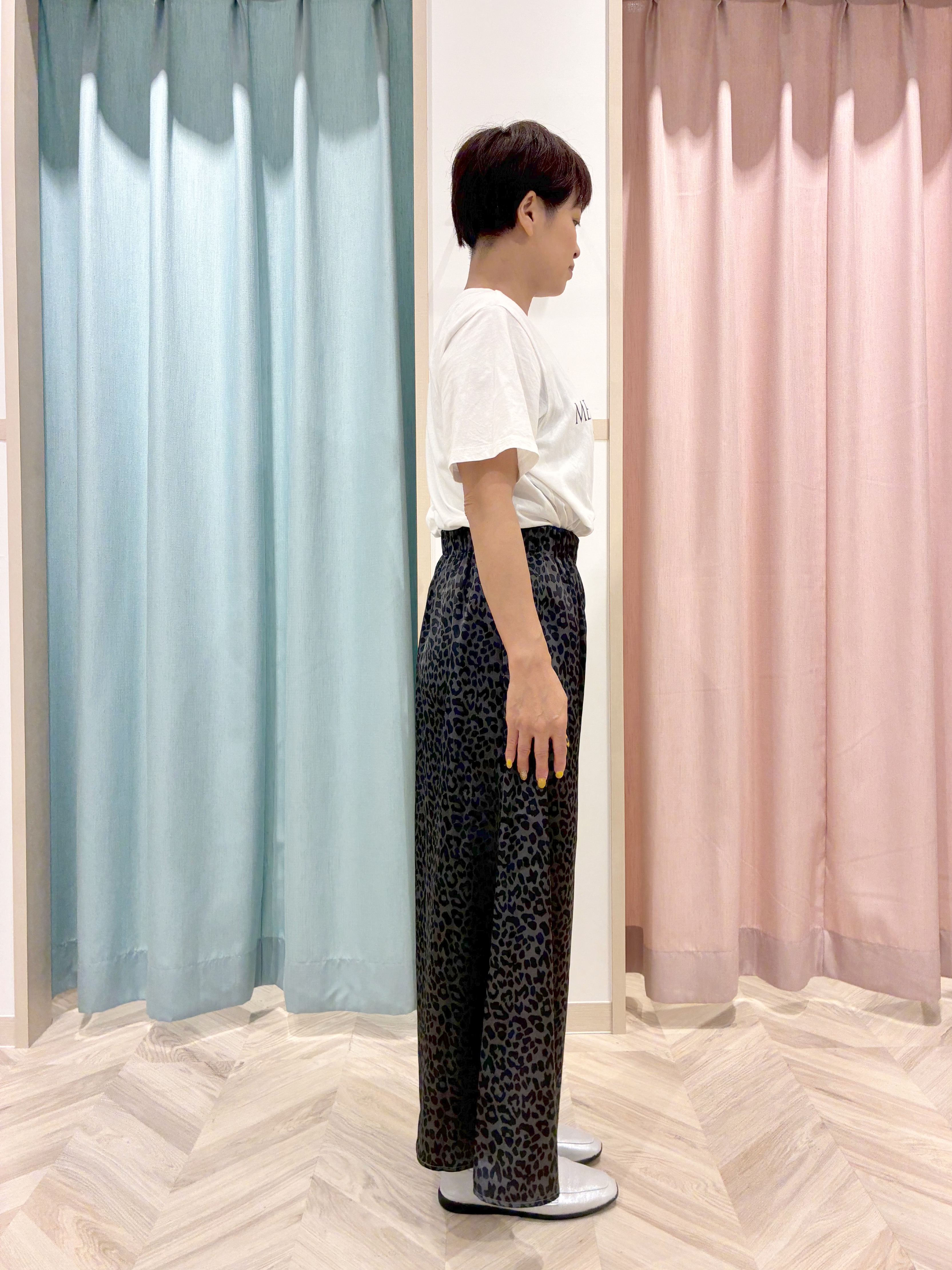 ひとみさんの「SHOO･LA･RUE｜【ひんやり/S-LL/洗濯機可】真夏に着たい 大人のベーシックカラープリントTシャツ」を使ったコーディネート