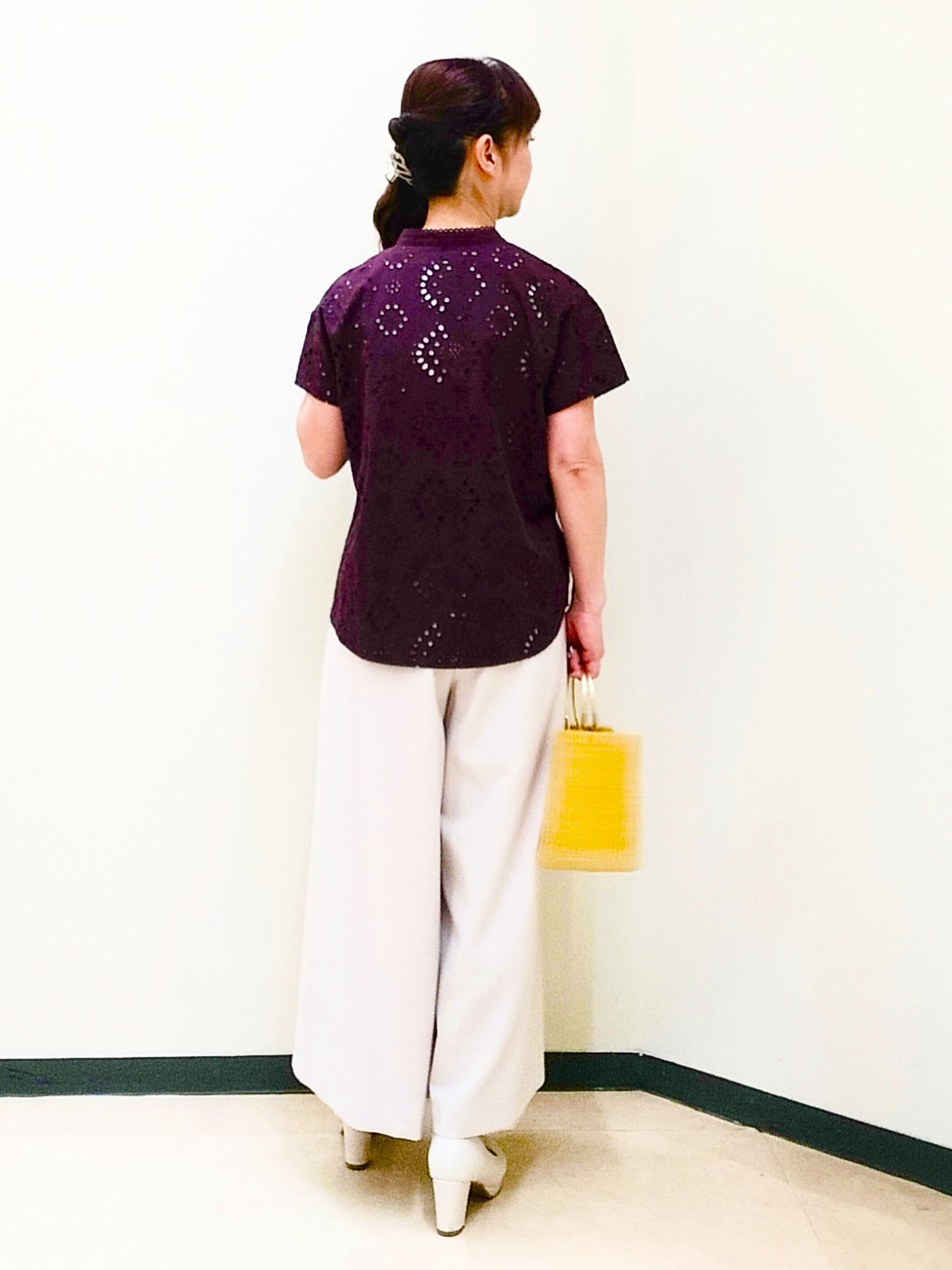花さんの「Reflect｜【通勤◎】カットワーク刺繍レース シャツブラウス」を使ったコーディネート
