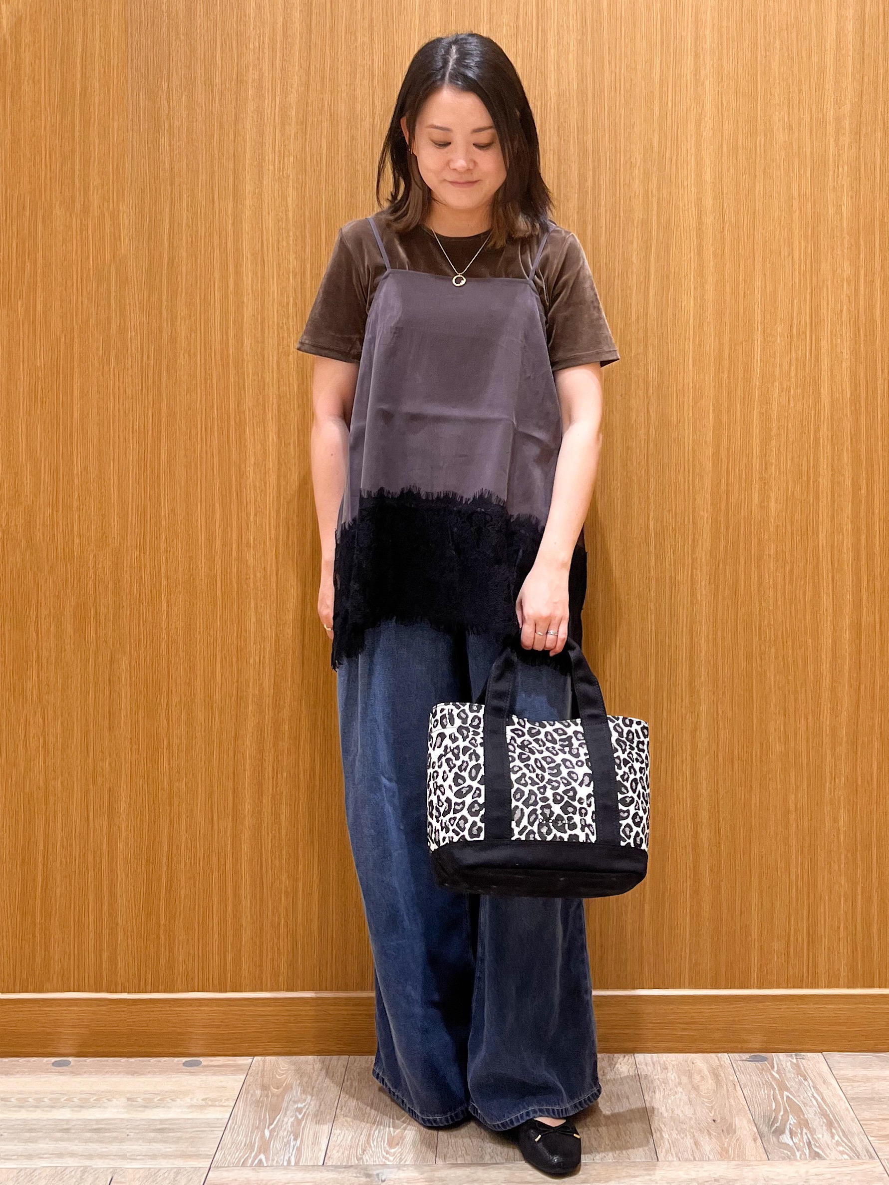 aさんの「OPAQUE.CLIP｜裾レース マットサテンキャミ【洗濯機OK】」を使ったコーディネート