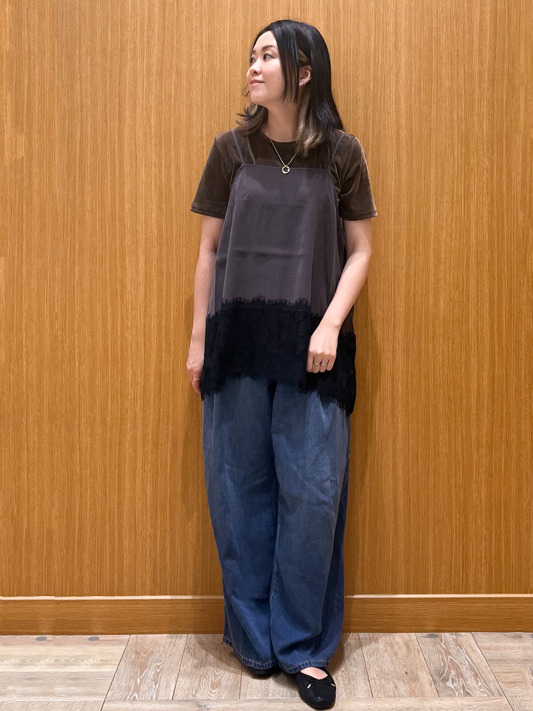 aさんの「OPAQUE.CLIP｜裾レース マットサテンキャミ【洗濯機OK】」を使ったコーディネート