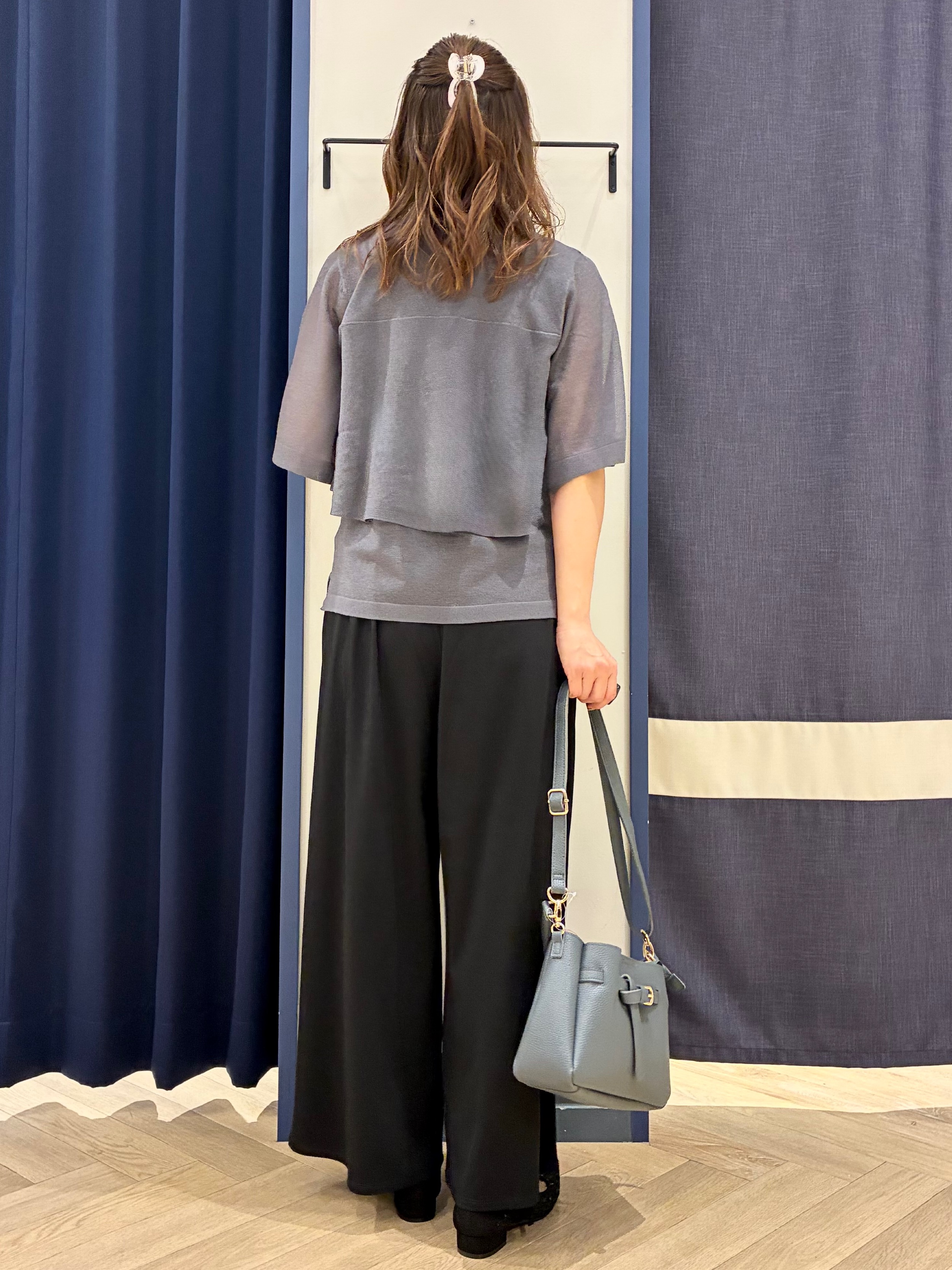 Orikaさんの「grove｜【涼しく二の腕カバー】フロントシアーフレアニット」を使ったコーディネート