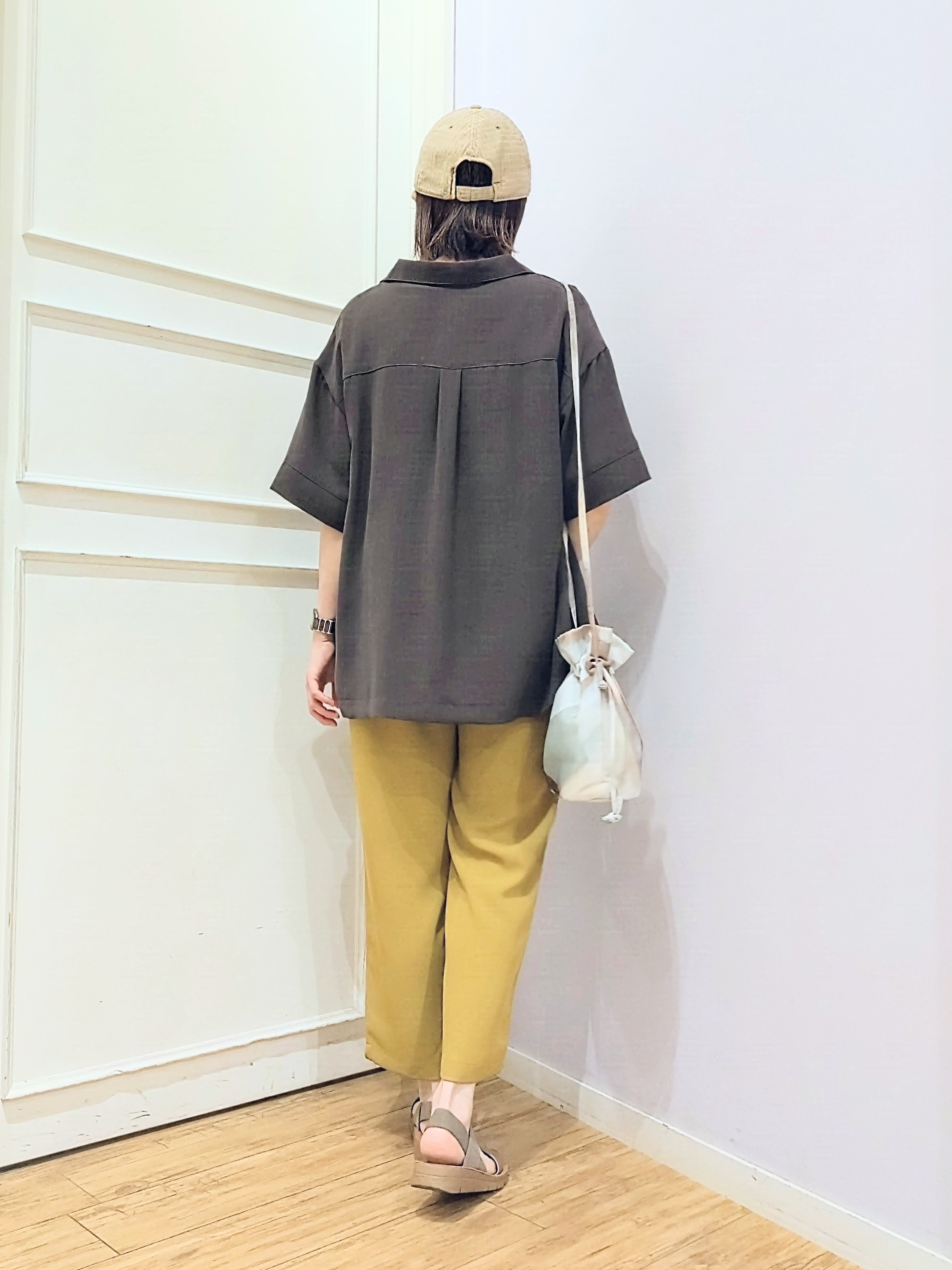 miomioさんの「SHOO･LA･RUE｜【通気性〇/ひんやり/S-LL】洗濯後しわになりにくい とろみストライプシャツ」を使ったコーディネート