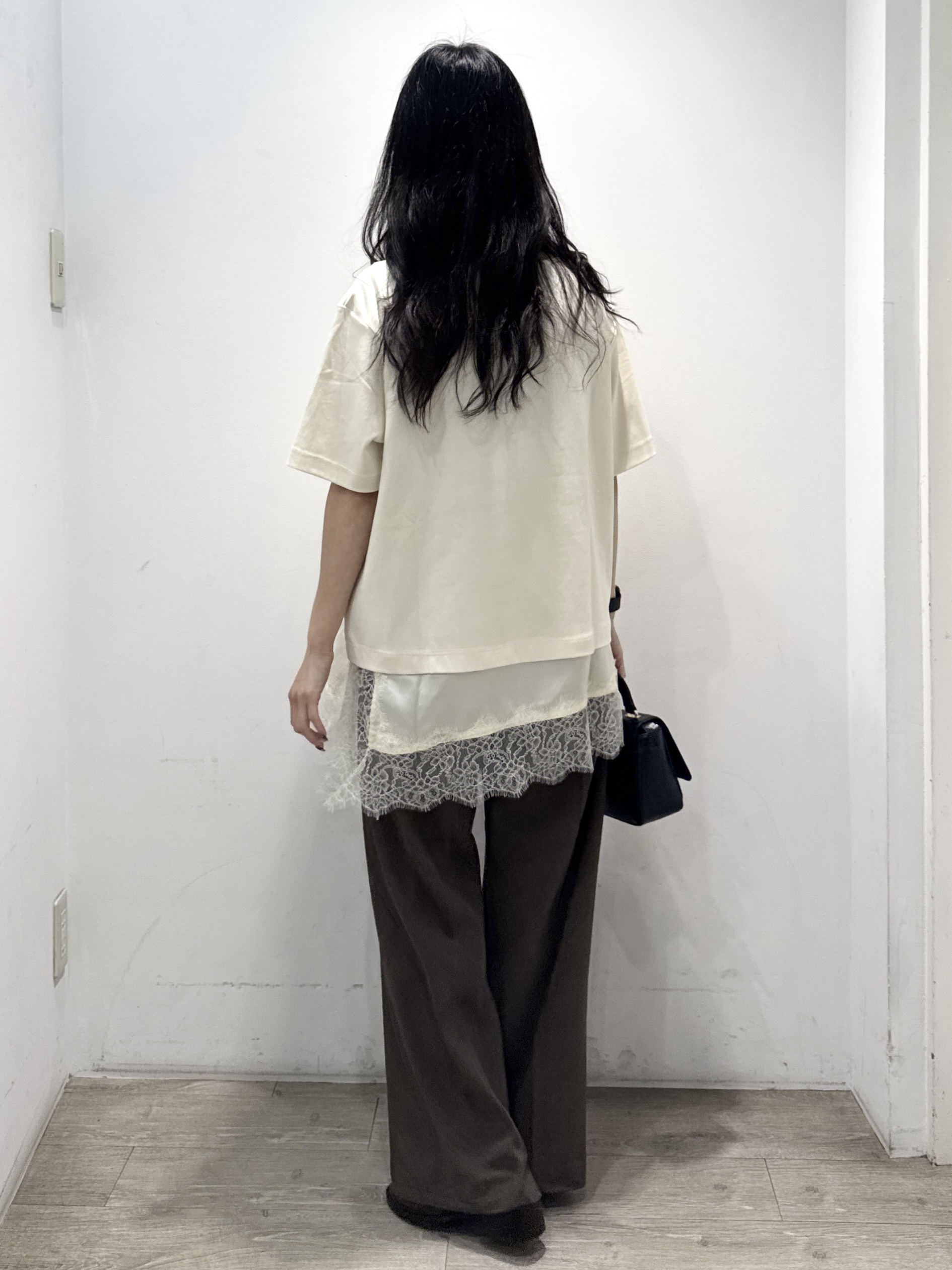 yuicciさんの「OPAQUE.CLIP｜裾レースアシメカットソー【洗濯機OK】」を使ったコーディネート