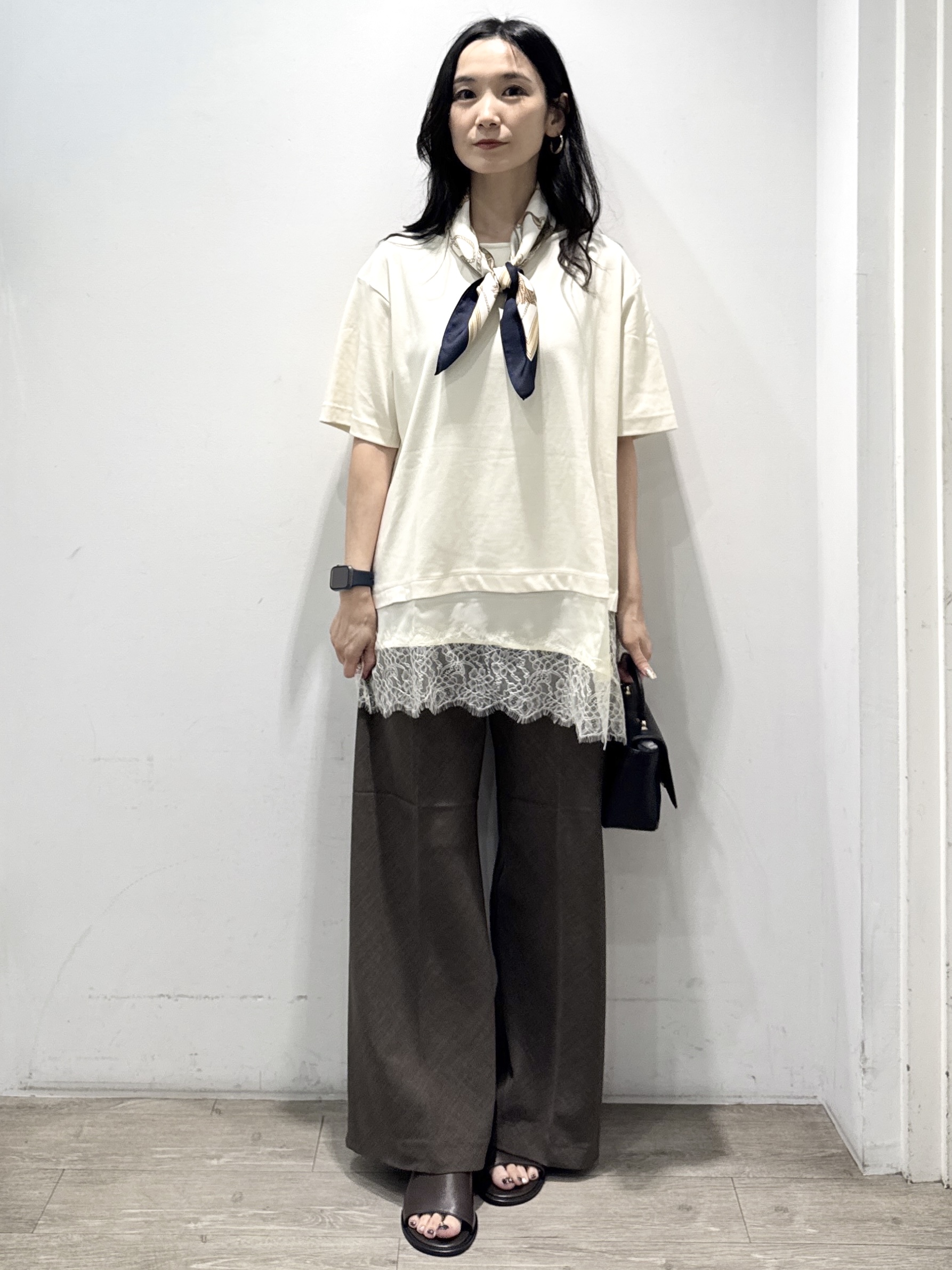 yuicciさんの「OPAQUE.CLIP｜裾レースアシメカットソー【洗濯機OK】」を使ったコーディネート