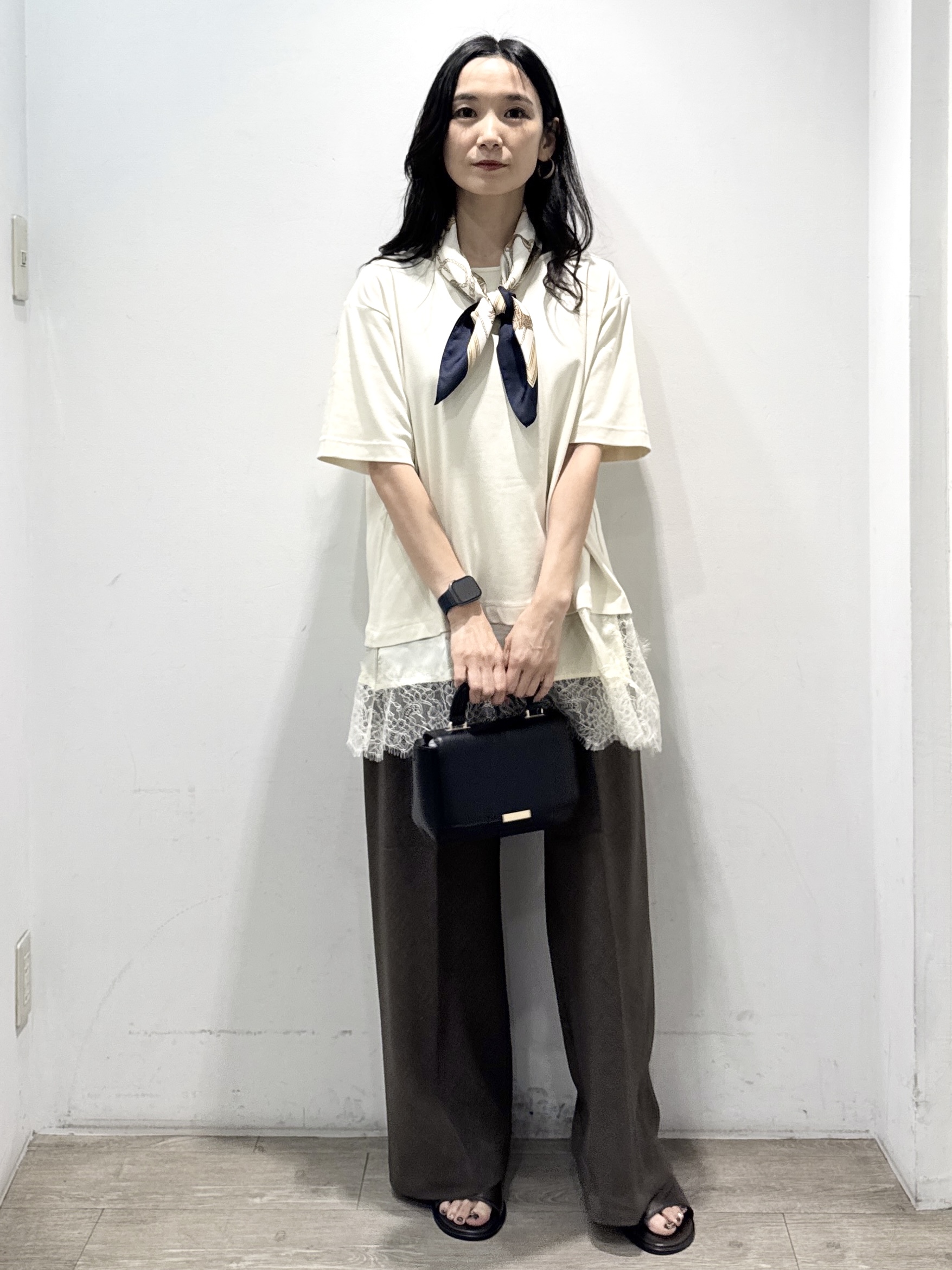 yuicciさんの「OPAQUE.CLIP｜裾レースアシメカットソー【洗濯機OK】」を使ったコーディネート