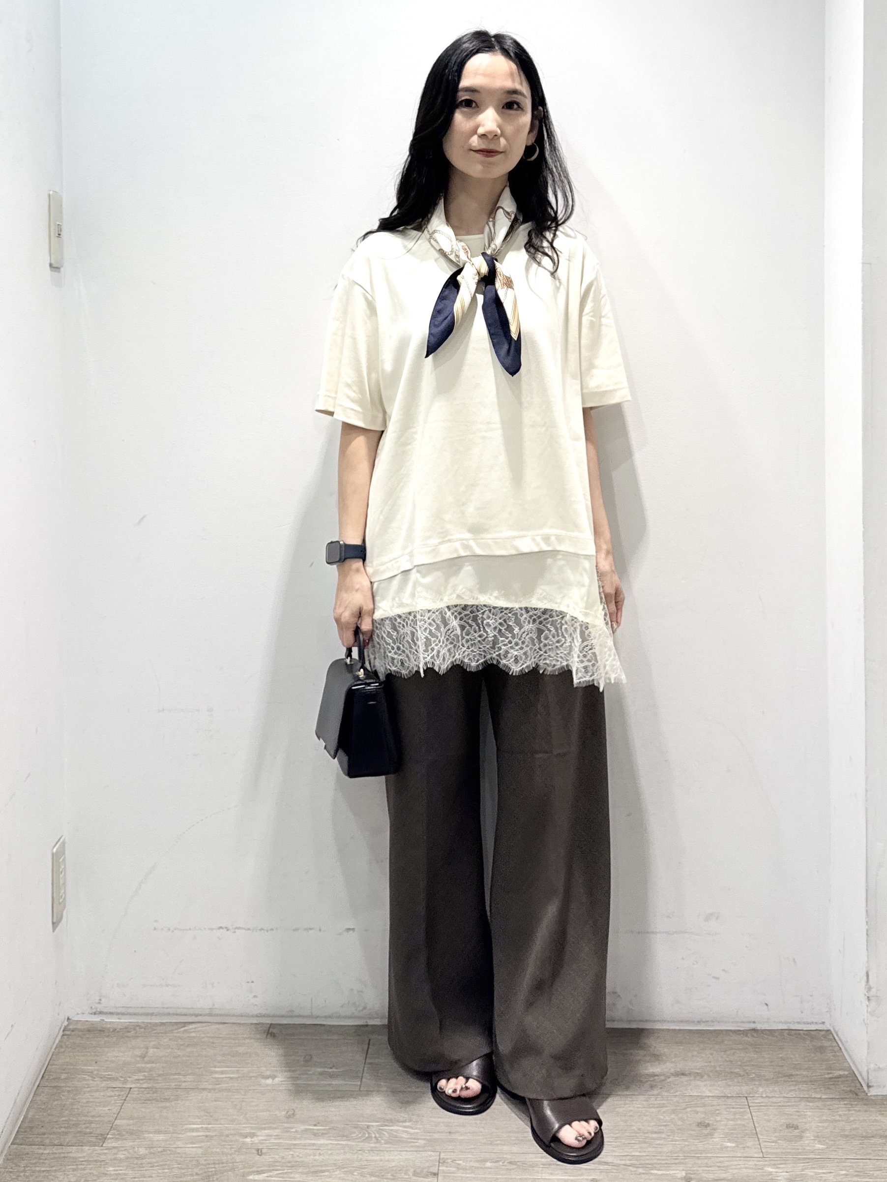 yuicciさんの「OPAQUE.CLIP｜裾レースアシメカットソー【洗濯機OK】」を使ったコーディネート