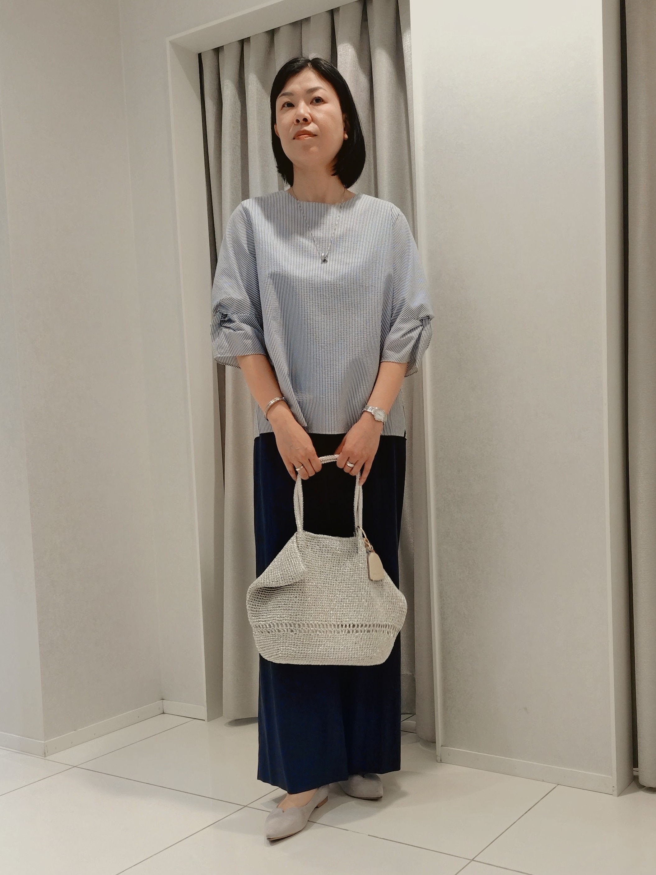 WATAさんの「UNTITLED｜【撥水／UVケア】ねじり袖サッカートップス」を使ったコーディネート