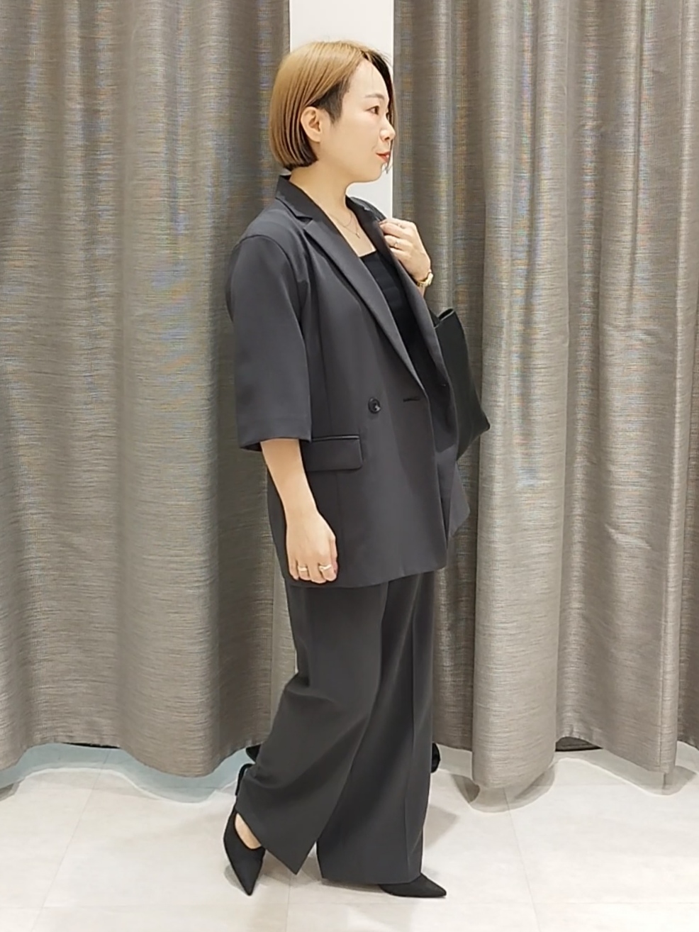 s u g iさんの「UNTITLED｜【セットアップ可/UVカット/通気性】エアリークール半袖ジャケット」を使ったコーディネート
