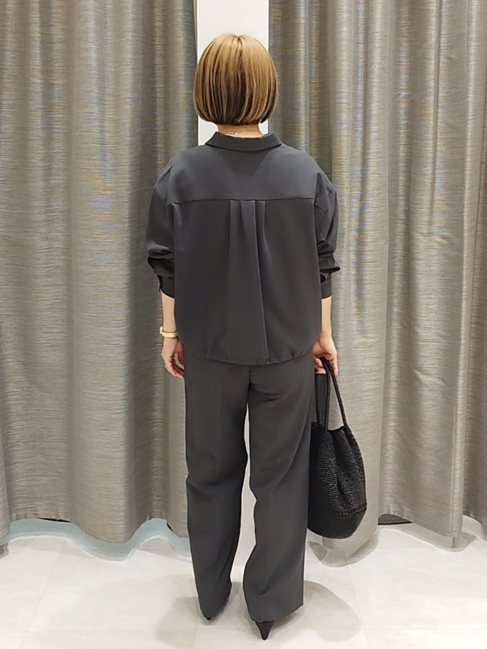 s u g iさんの「UNTITLED｜【セットアップ可/UVカット/接触冷感】エアリークールドロストシャツ」を使ったコーディネート