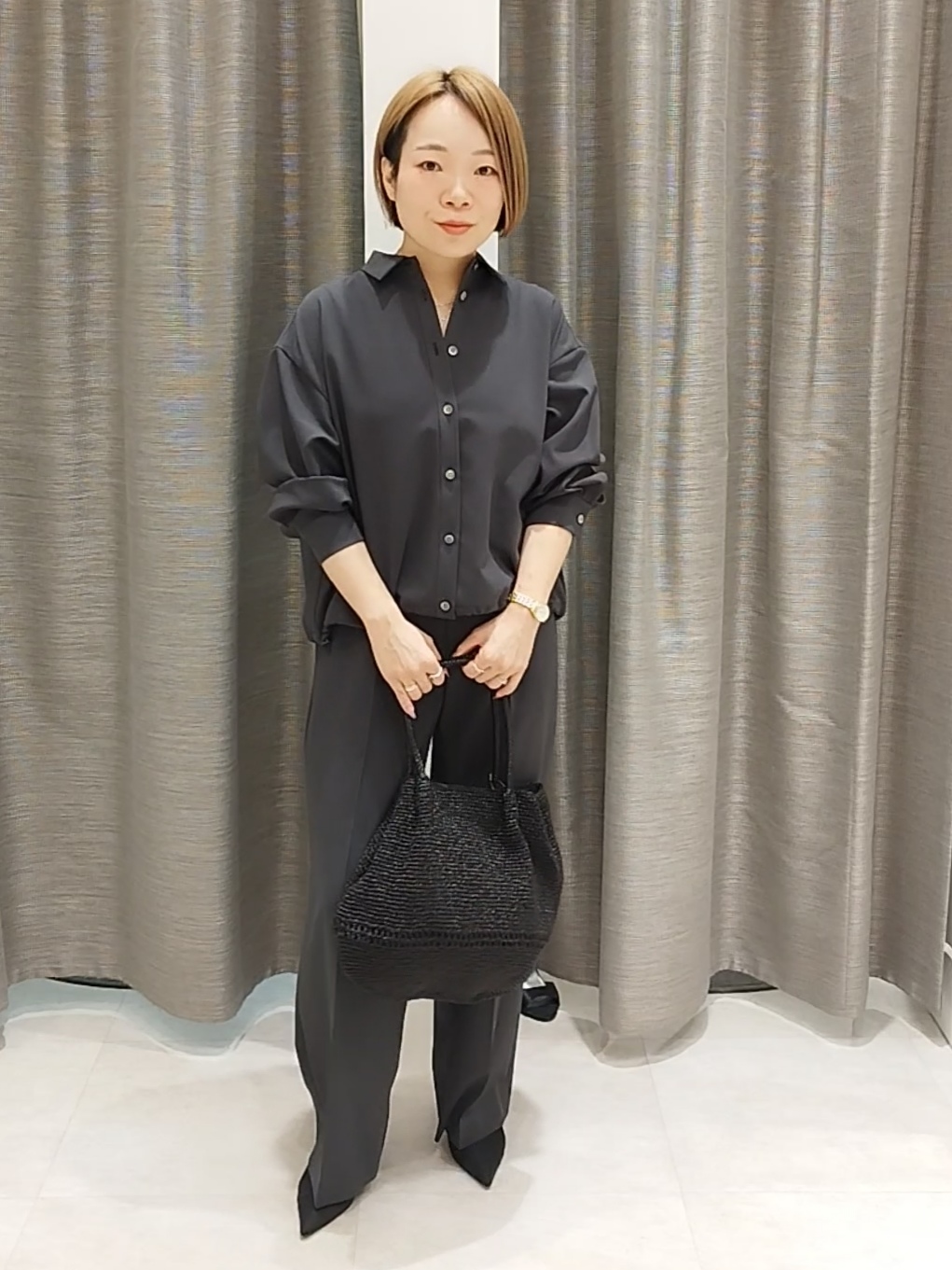 s u g iさんの「UNTITLED｜【セットアップ可/UVカット/接触冷感】エアリークールドロストシャツ」を使ったコーディネート