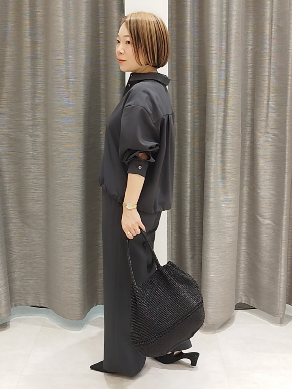 s u g iさんの「UNTITLED｜【セットアップ可/UVカット/接触冷感】エアリークールドロストシャツ」を使ったコーディネート