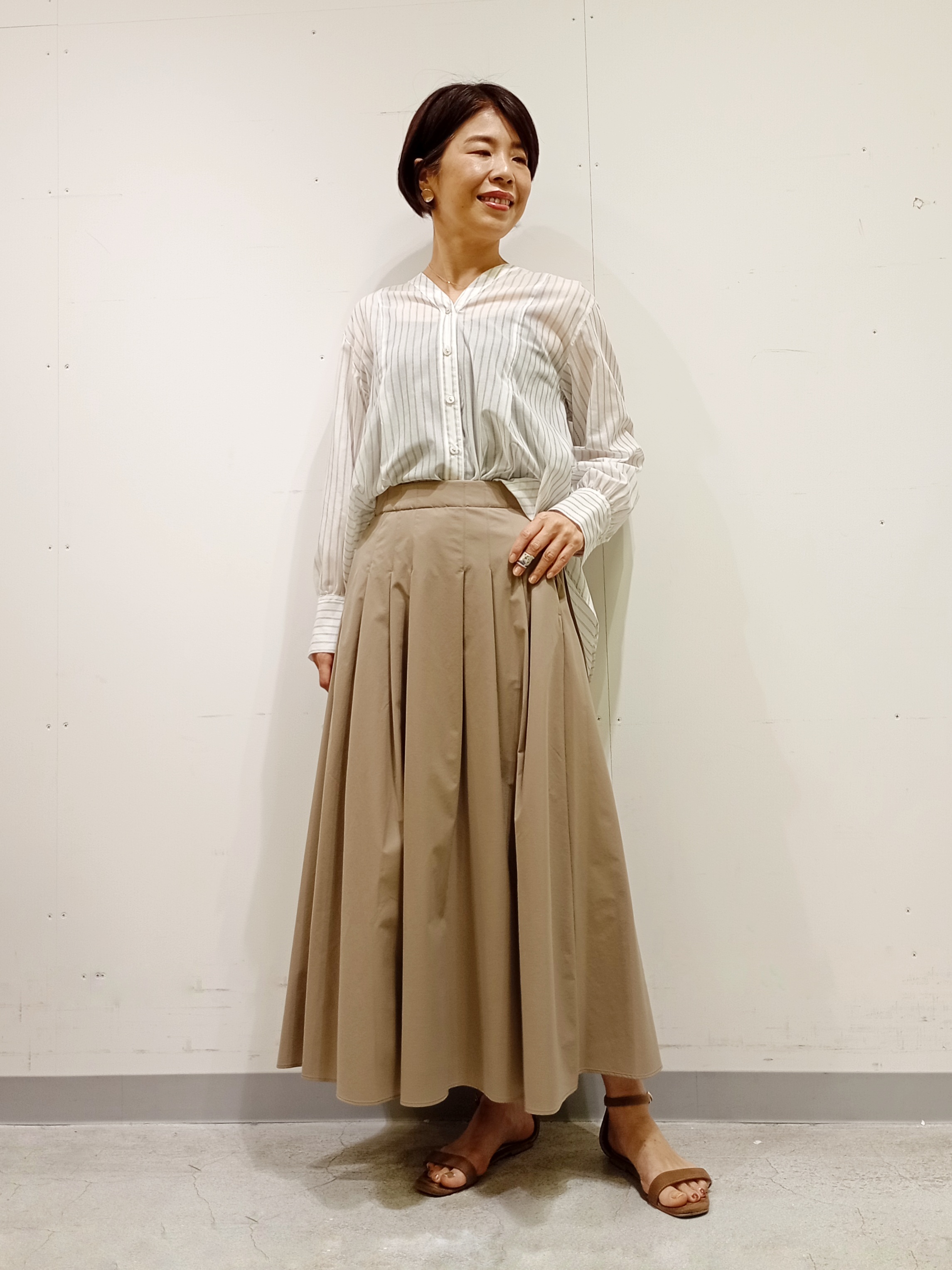 Kさんの「INDIVI｜【洗える／軽やか】無地＆ストライプ柄 切替タックブラウス」を使ったコーディネート