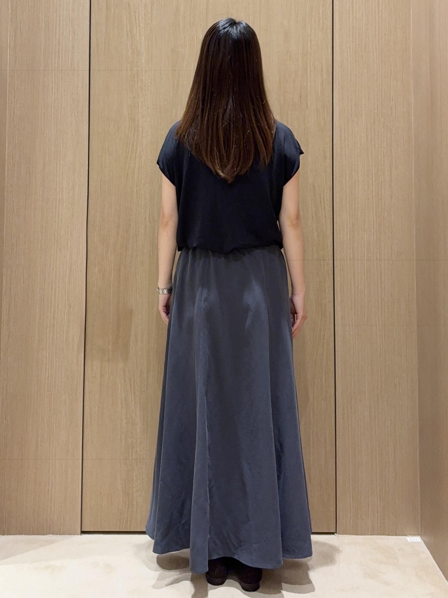 EMIRIさんの「OPAQUE.CLIP｜【接触冷感／UV】フリルフレンチスリーブニット《洗濯機OK》」を使ったコーディネート