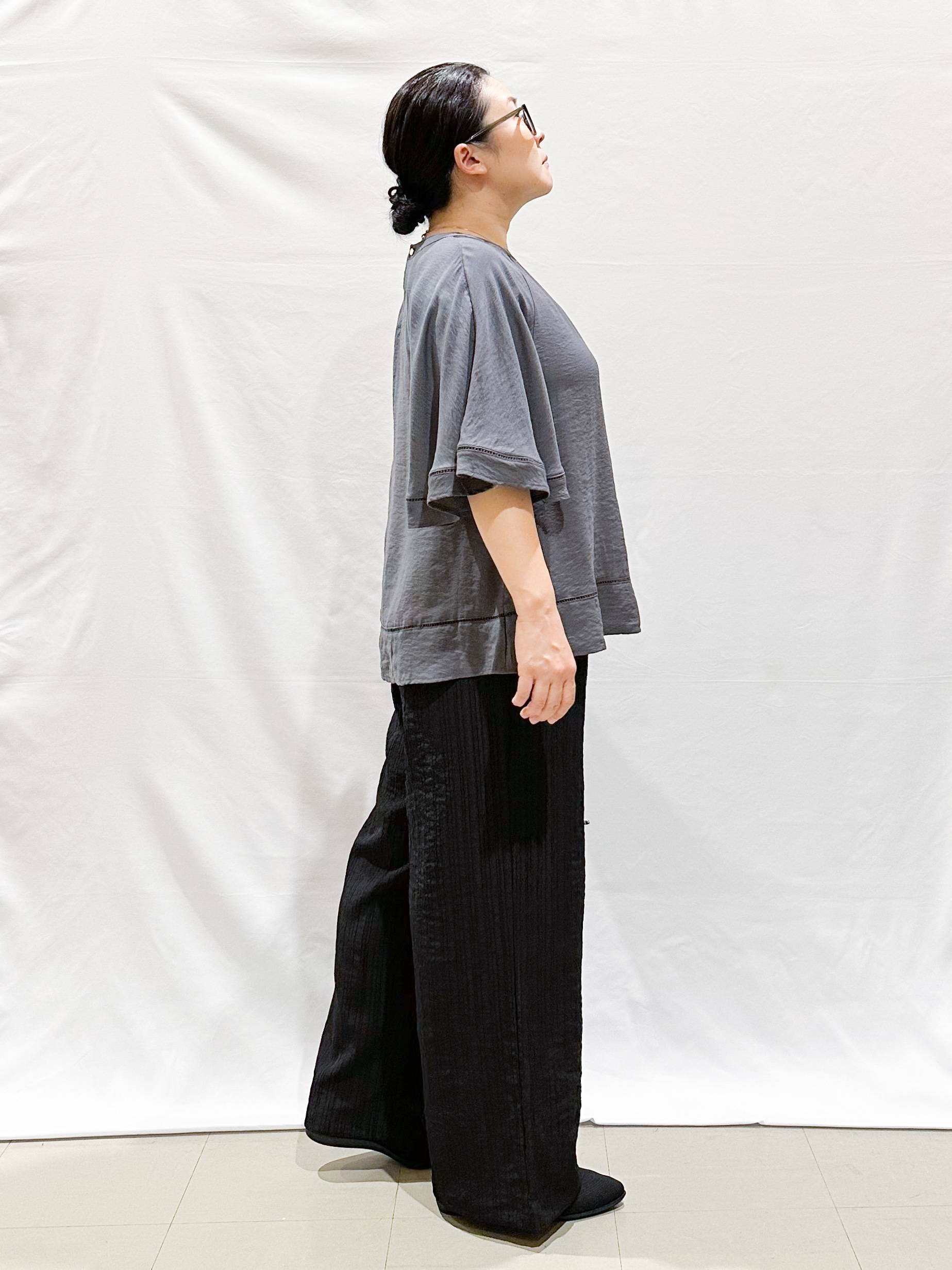 umeさんの「SHOO･LA･RUE｜【ひんやり/S-LL/体型カバー】はしごレースが涼し気な スラブポンチョ風ブラウス」を使ったコーディネート