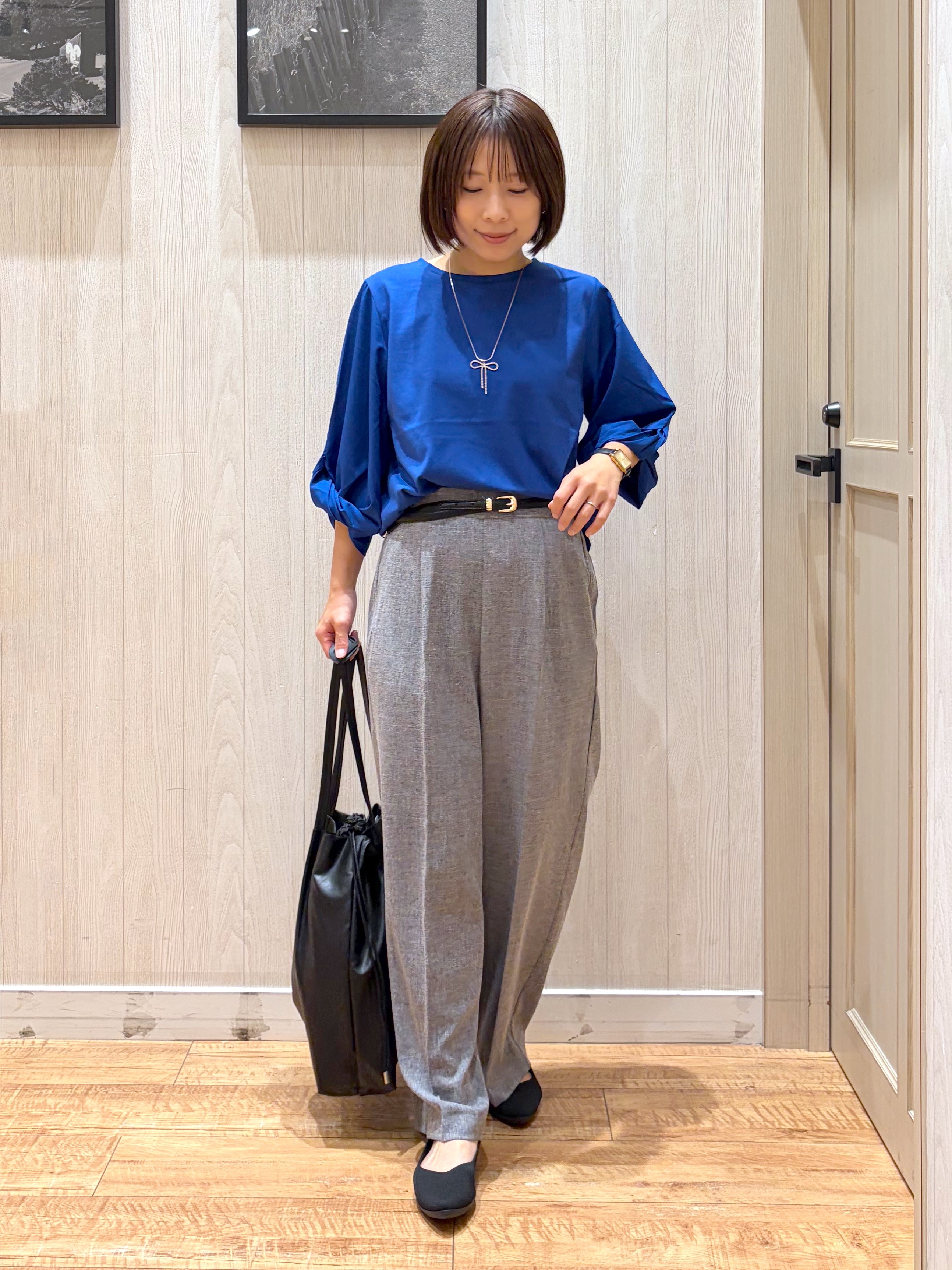 shirayuuuさんの「SHOO･LA･RUE｜Tシャツ以上ブラウス未満 ツイストスリーブの上品トップス」を使ったコーディネート