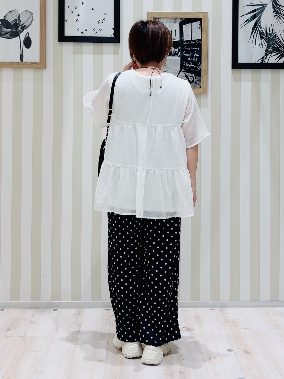 ma_miさんの「SHOO･LA･RUE｜【洗濯機可/S-LL】インせず着られる シアー素材が上品なティアードブラウス」を使ったコーディネート