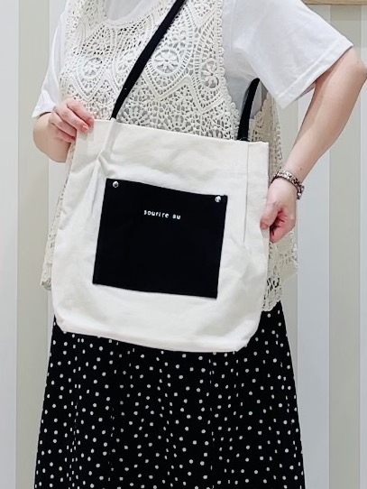 ma_miさんの「SHOO･LA･RUE｜【2点セット/体型カバー】クロシェ編みベスト+ロゴT」を使ったコーディネート