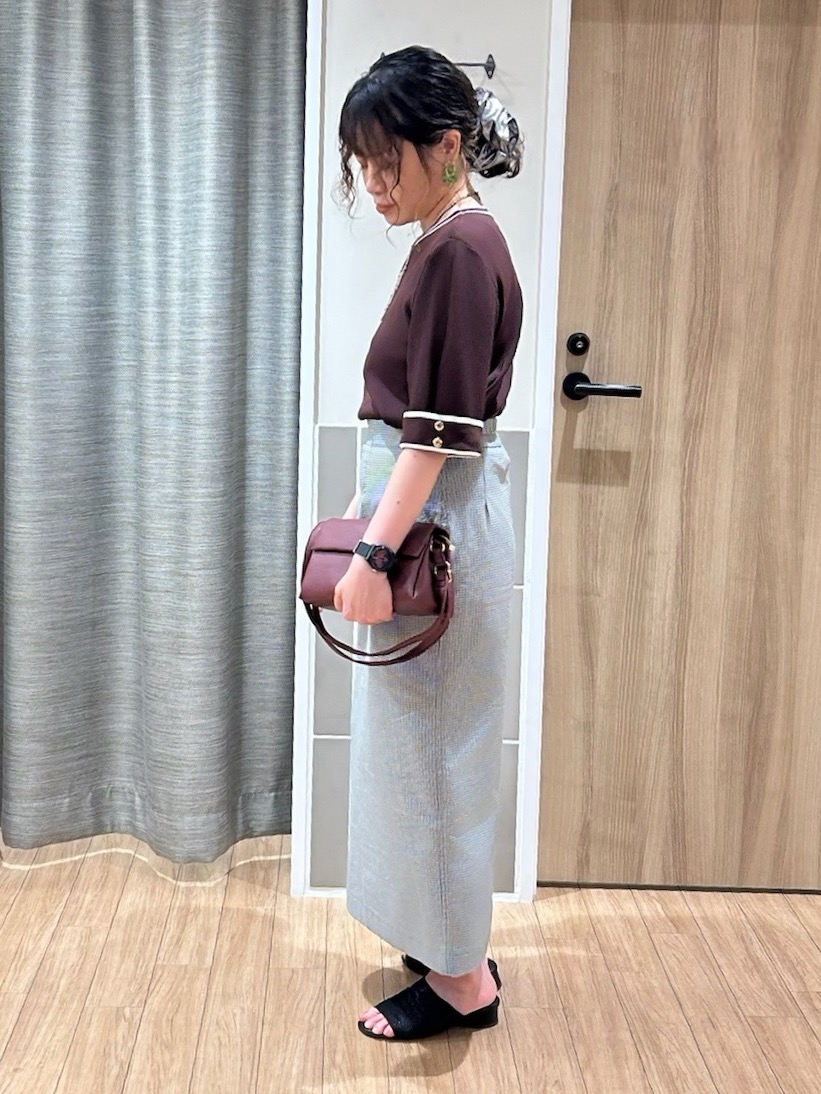 よっしーさんの「grove｜新色追加！【シリーズ累計36万枚/名品ニット】やわらかドライタッチ 袖メッシュ編みニット」を使ったコーディネート