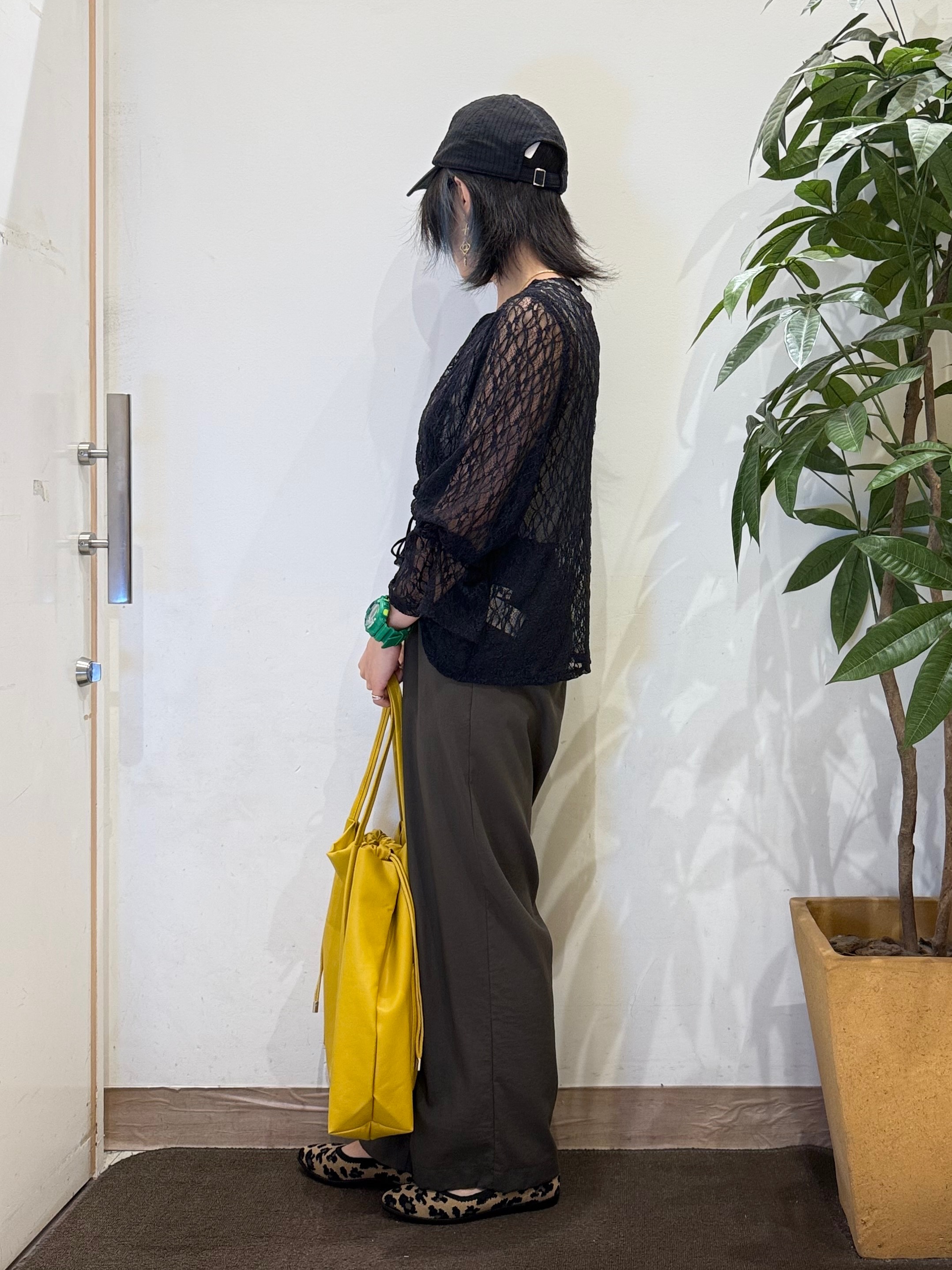 misakiさんの「SHOO･LA･RUE｜レースで華やかに映える 旬な透け感の レースシャーリングトップス」を使ったコーディネート