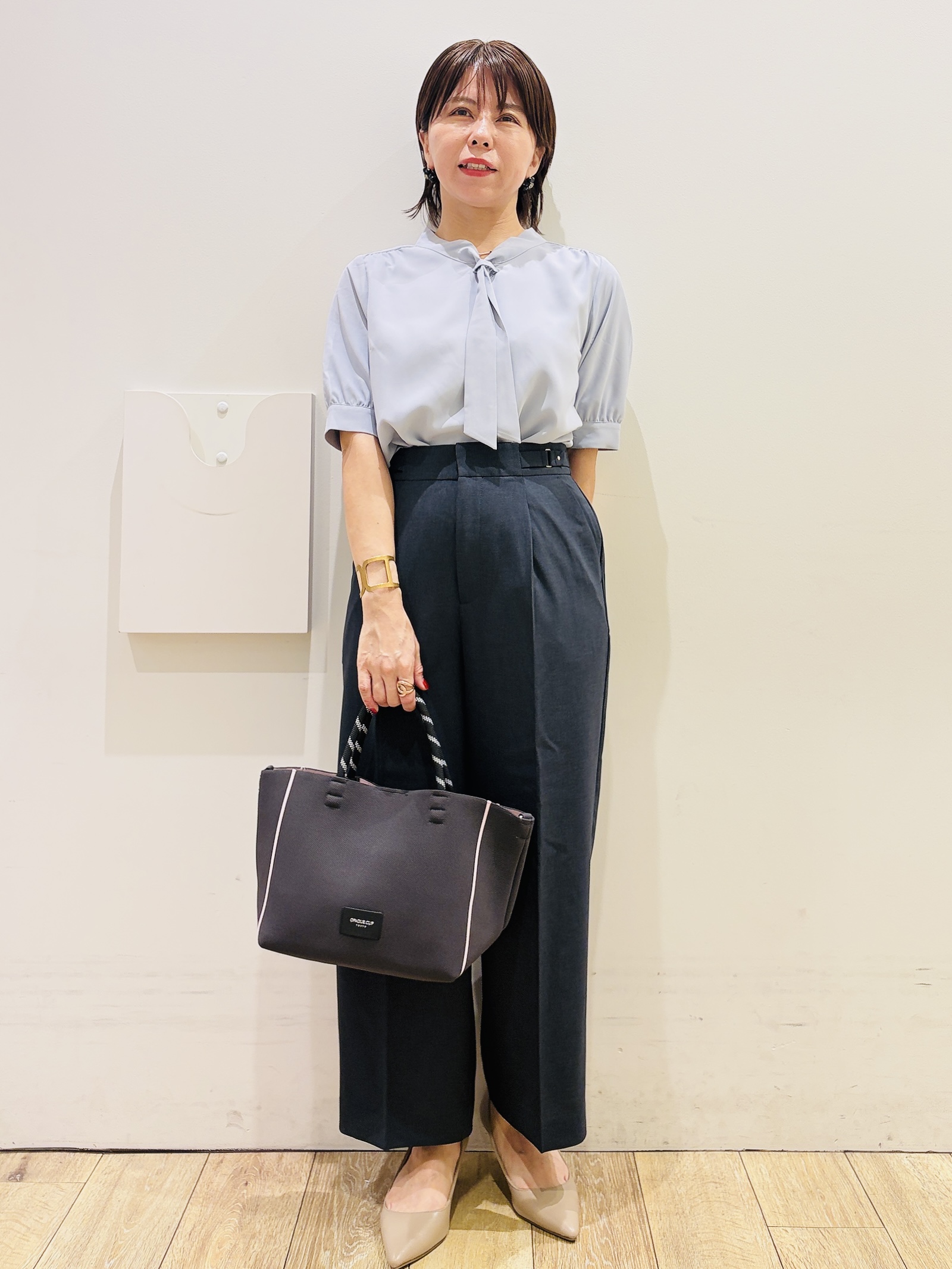 YUKOさんの「index｜ジョーゼットボウタイブラウス【洗濯機OK】」を使ったコーディネート