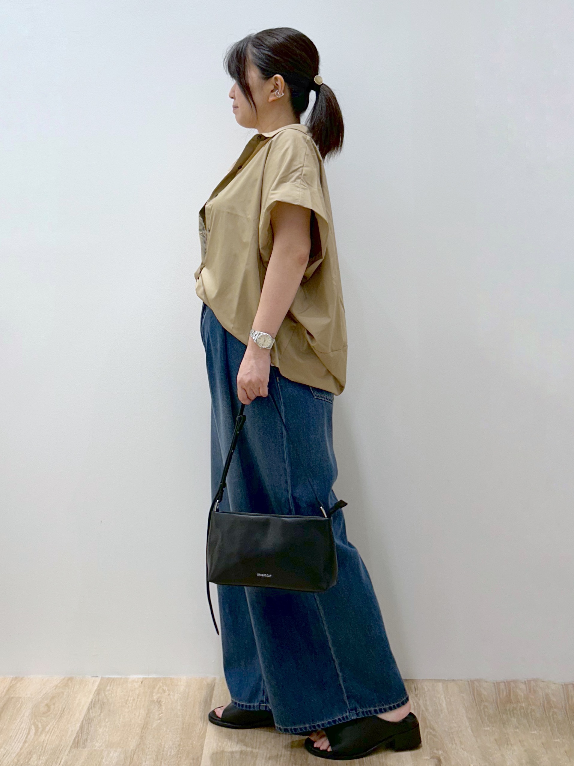 ひろみさんの「OPAQUE.CLIP｜タックニュアンスフォルムシャツ【洗濯機OK】」を使ったコーディネート