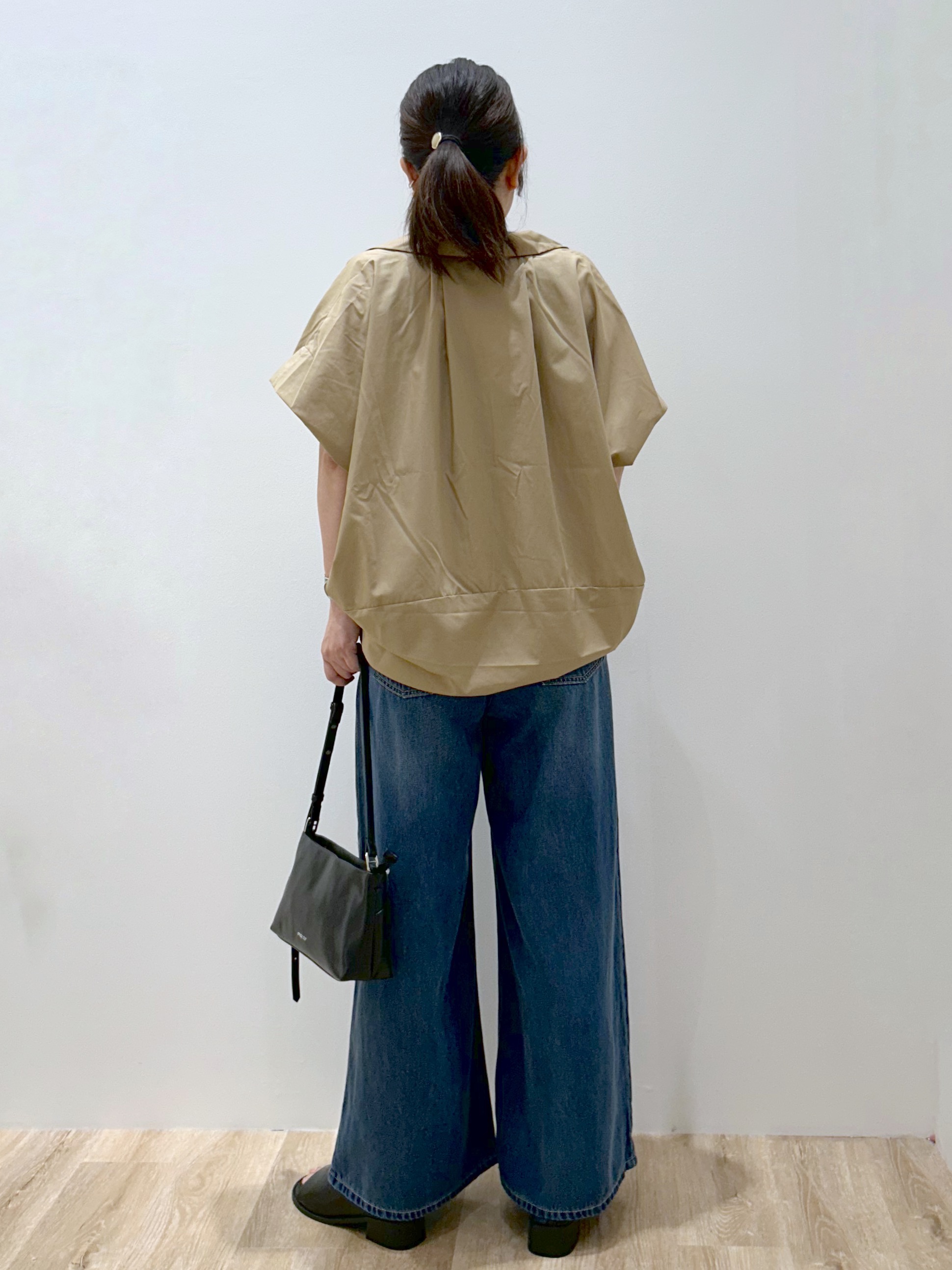 ひろみさんの「OPAQUE.CLIP｜タックニュアンスフォルムシャツ【洗濯機OK】」を使ったコーディネート