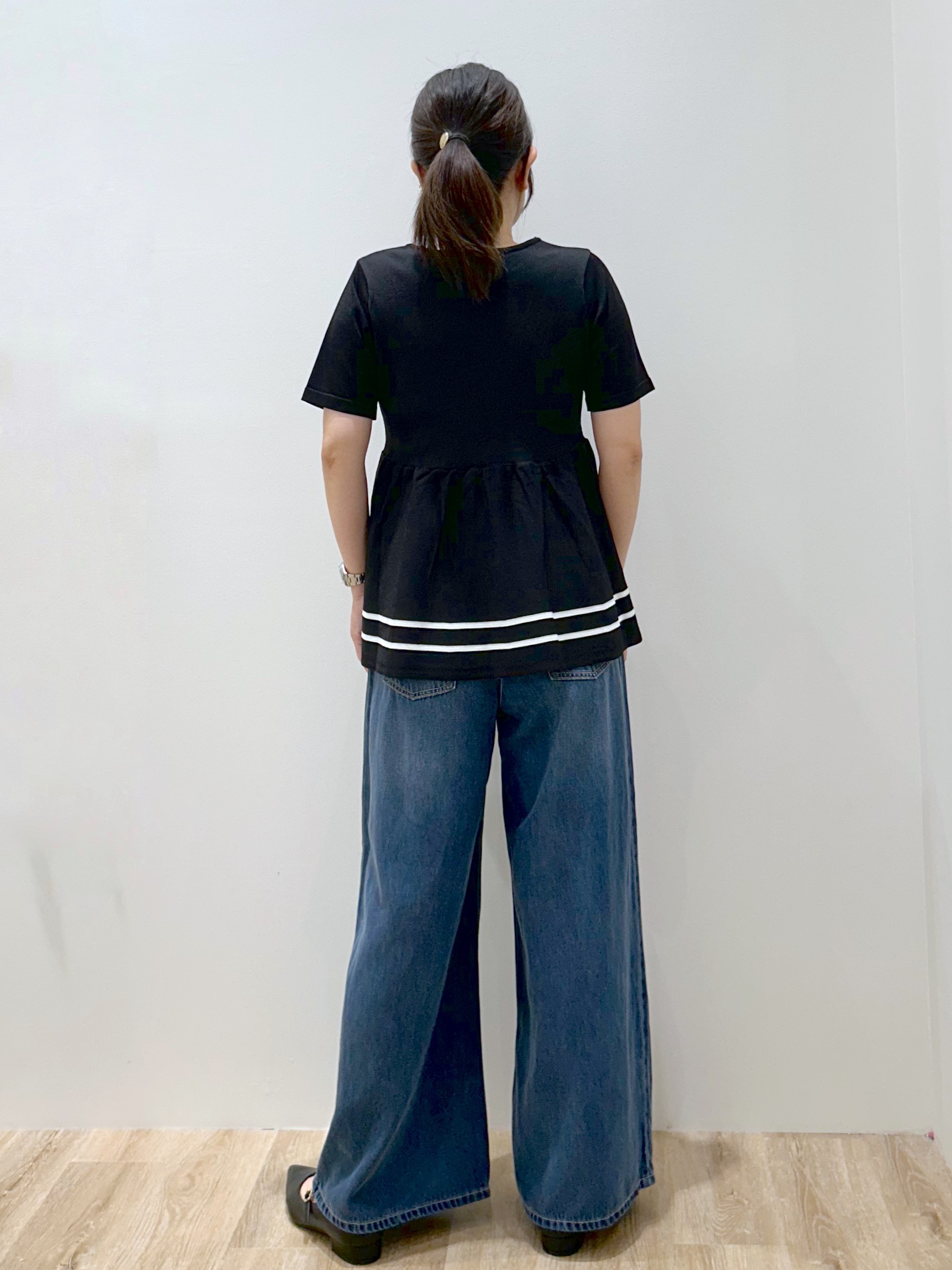 ひろみさんの「OPAQUE.CLIP｜【UVケア】裾ラインペプラムニット《洗濯機OK》」を使ったコーディネート