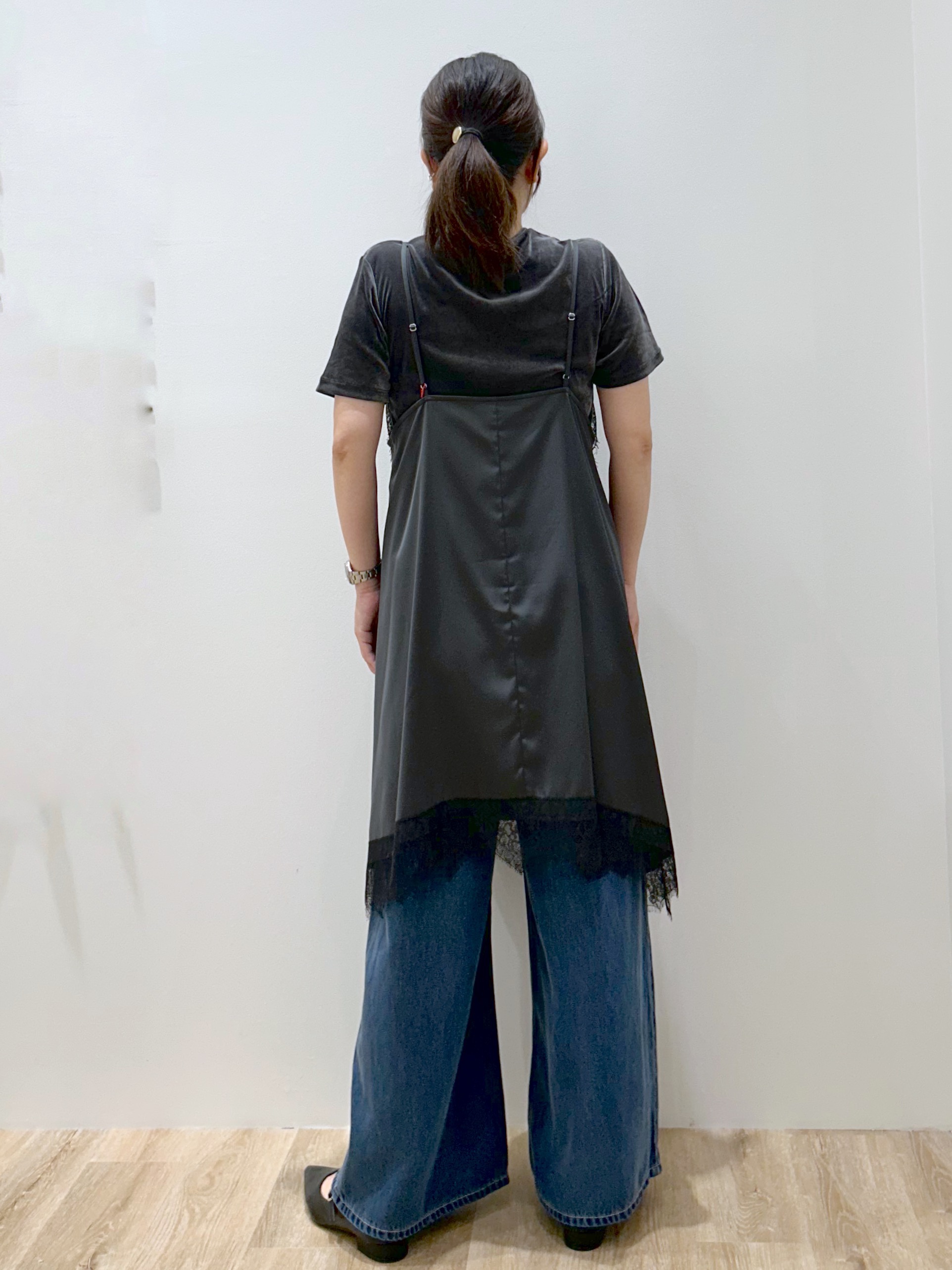 ひろみさんの「OPAQUE.CLIP｜サテンレース キャミワンピース【洗濯機OK】」を使ったコーディネート
