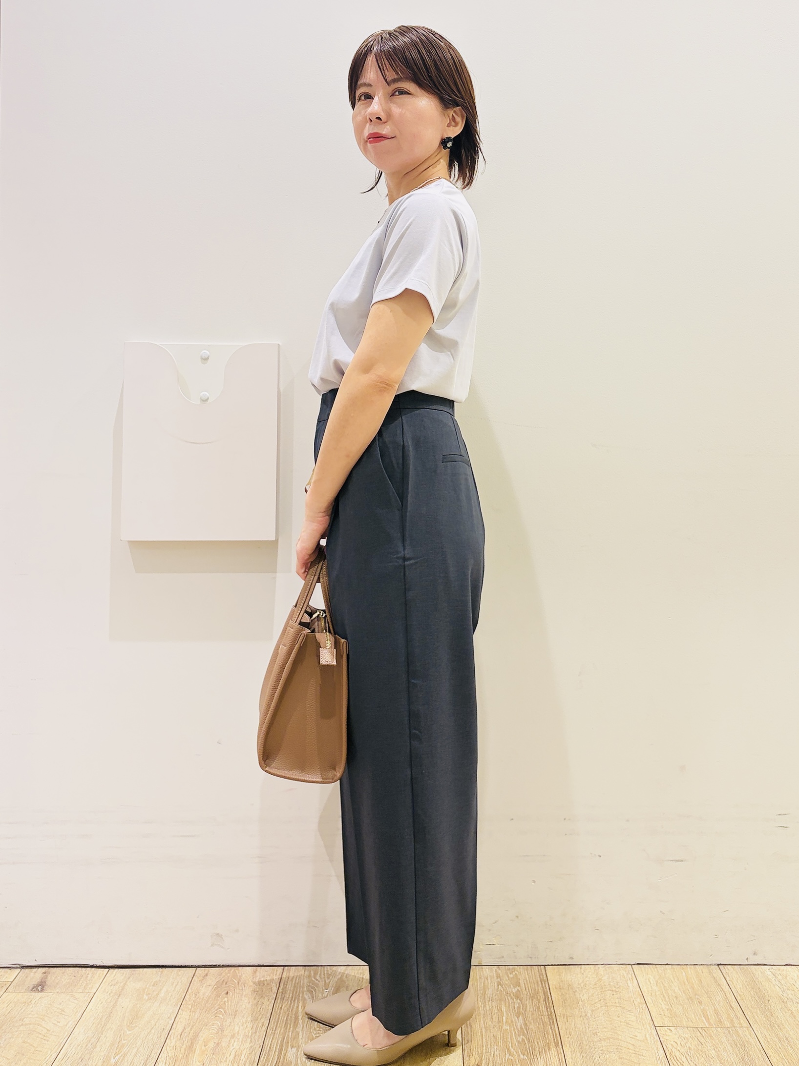 YUKOさんの「index｜【接触冷感／UVケア】裾レースロゴTシャツ《洗濯機OK／S-3L》」を使ったコーディネート