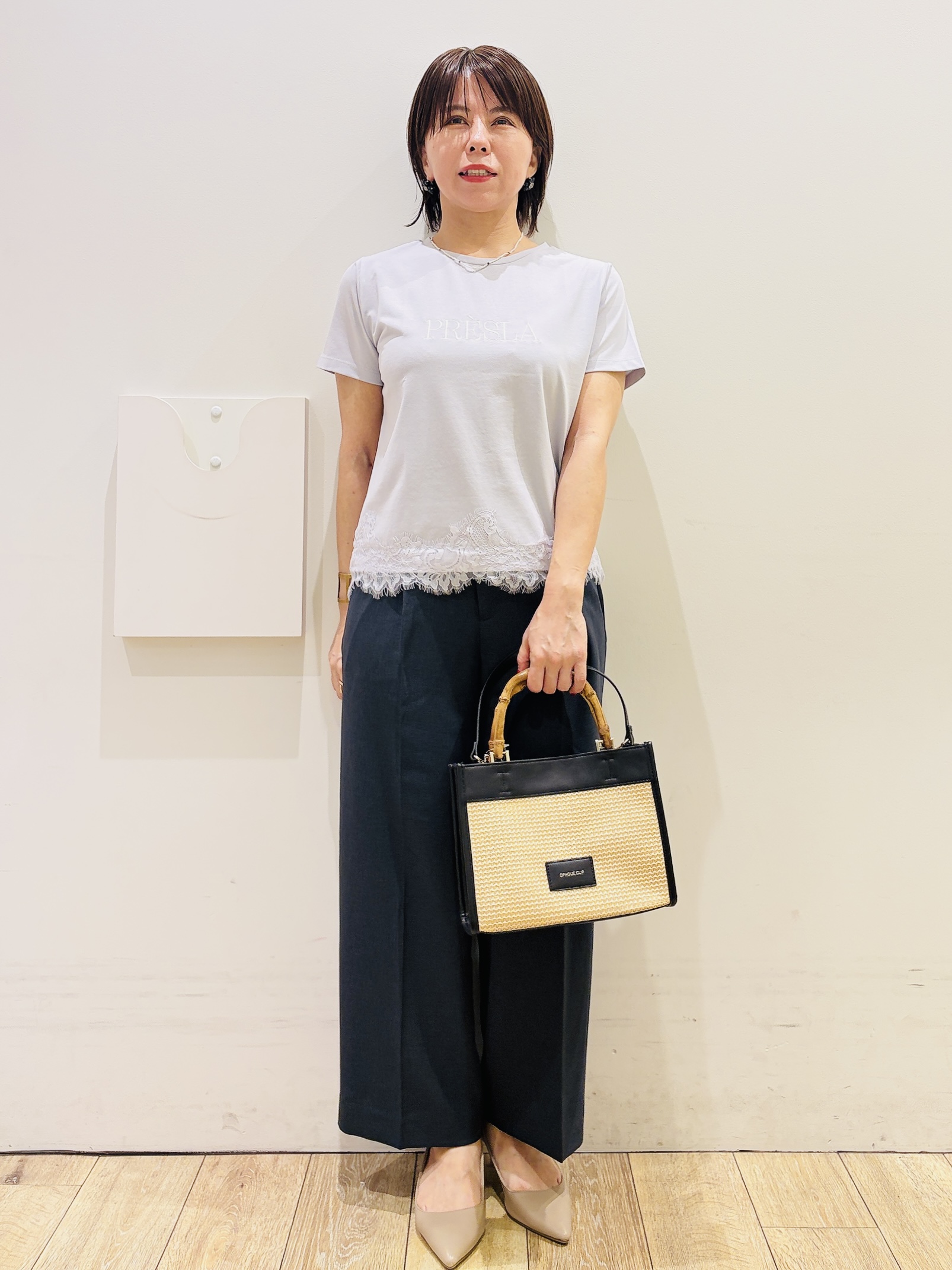 YUKOさんの「index｜【接触冷感／UVケア】裾レースロゴTシャツ《洗濯機OK／S-3L》」を使ったコーディネート