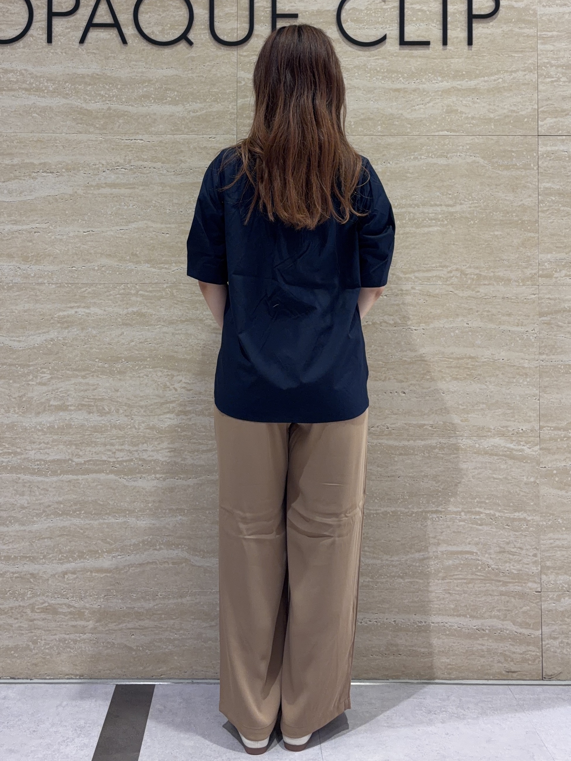 みやさんの「OPAQUE.CLIP｜タックスリーブ スキッパーブラウス【洗濯機OK】」を使ったコーディネート