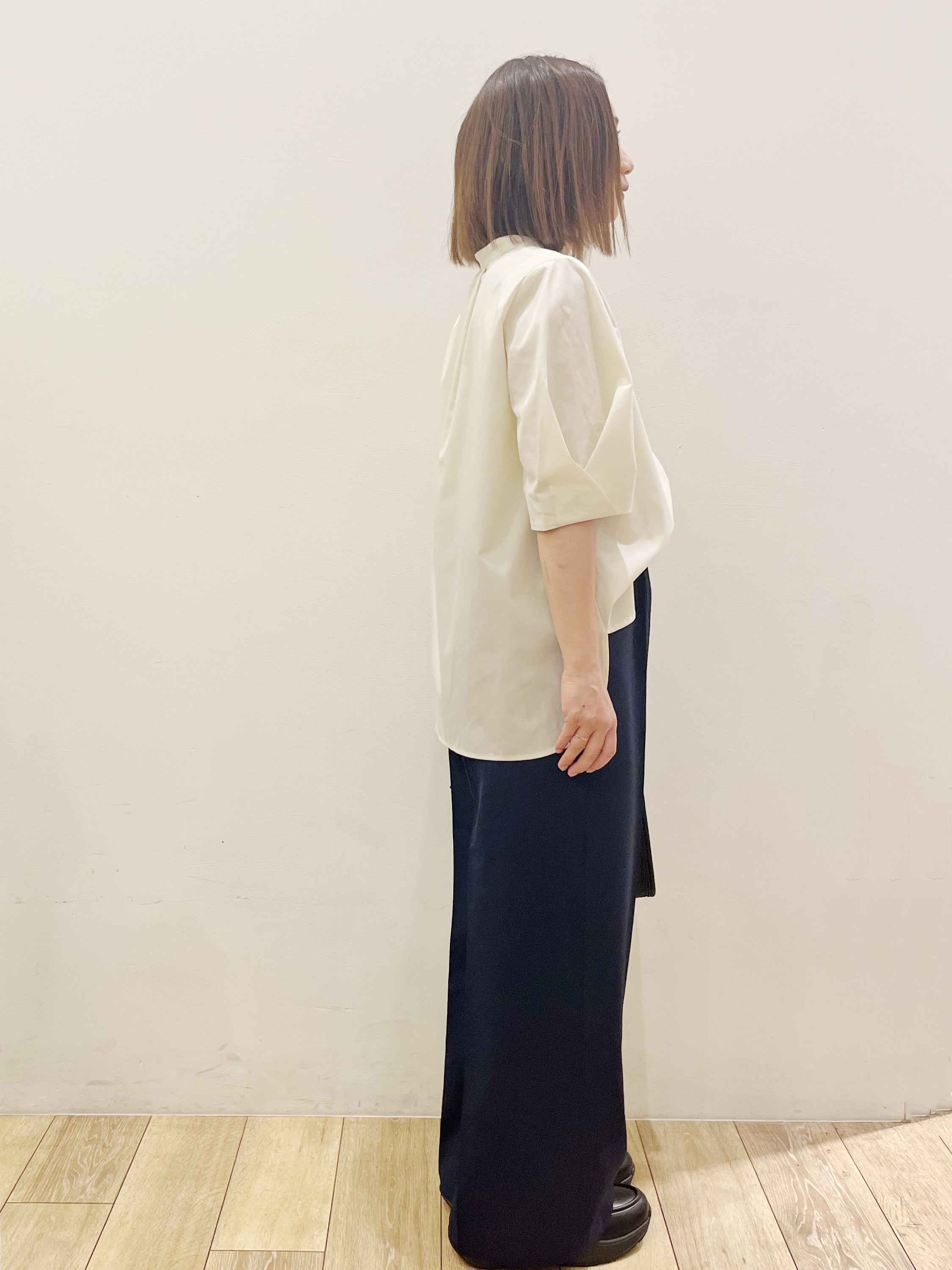 kcさんの「OPAQUE.CLIP｜タックスリーブ スキッパーブラウス【洗濯機OK】」を使ったコーディネート