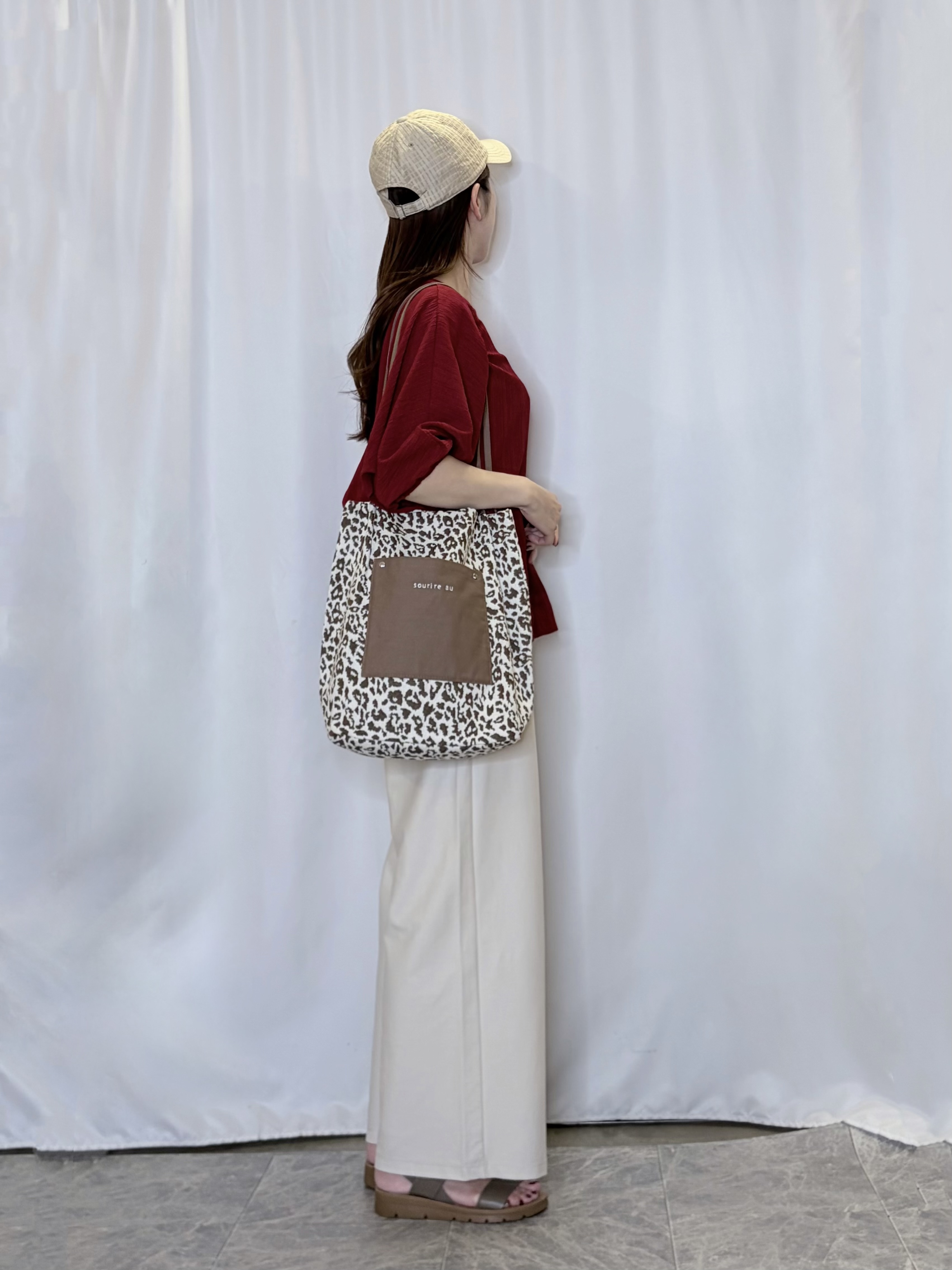 おうめさんの「SHOO･LA･RUE｜【インせず着られる/洗濯後しわになりにくい】しぼしぼドルマンブラウス」を使ったコーディネート