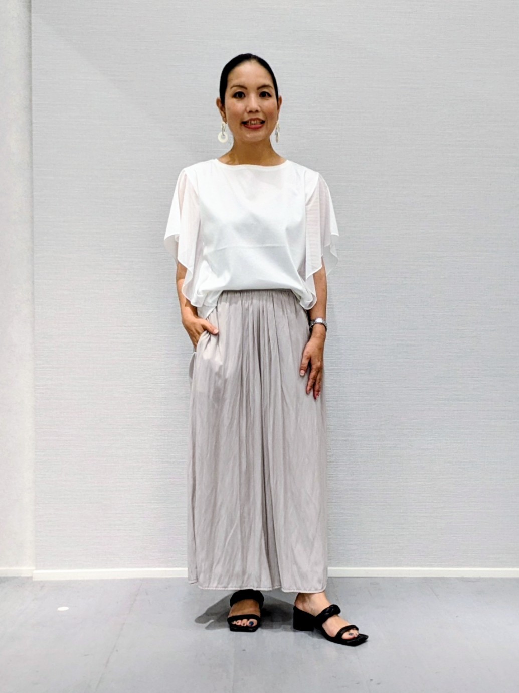 makkyさんの「UNTITLED｜【シアー／軽羽織】ドルマン袖ニットカーディガン」を使ったコーディネート