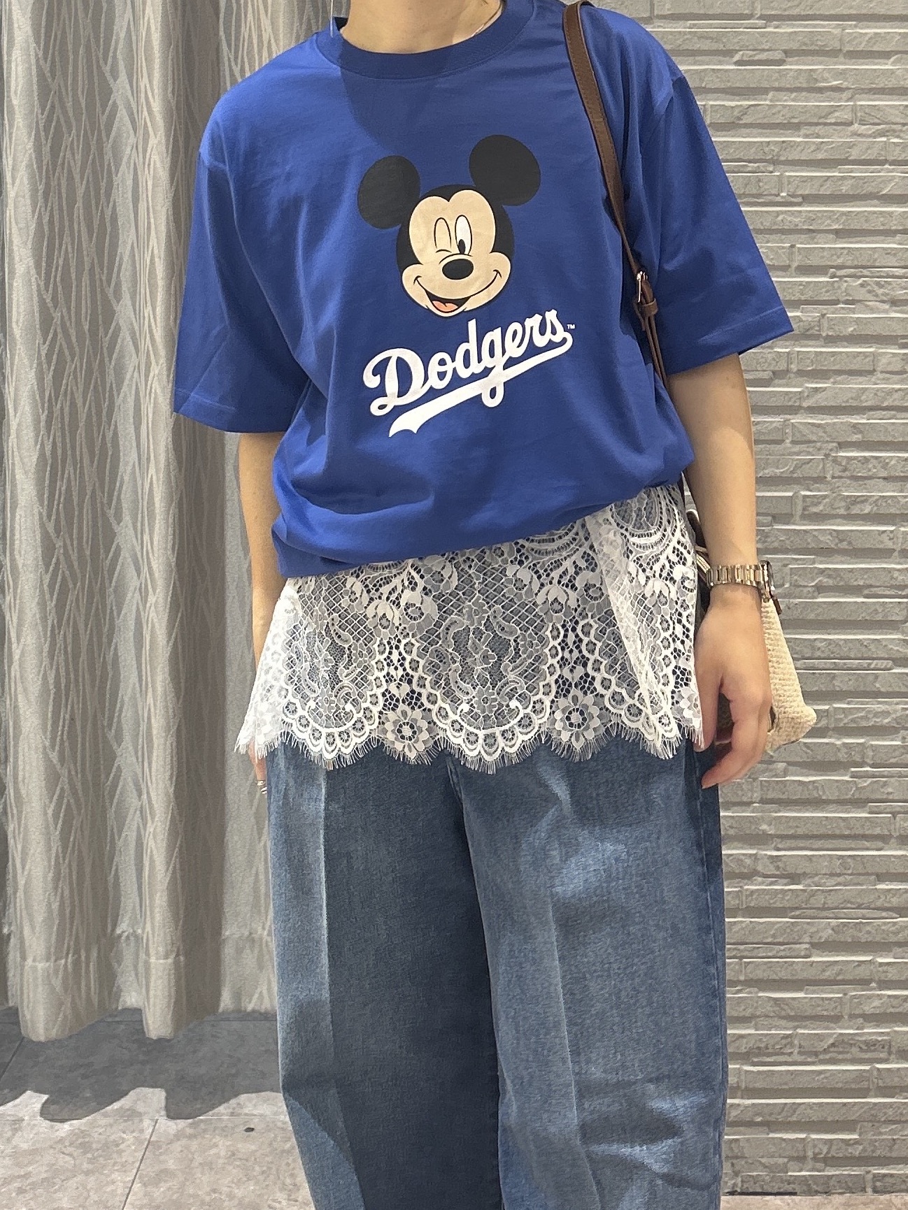 ga_riさんの「THE SHOP TK｜【Disney】【MLB】スペシャルデザイン半袖Tシャツ」を使ったコーディネート