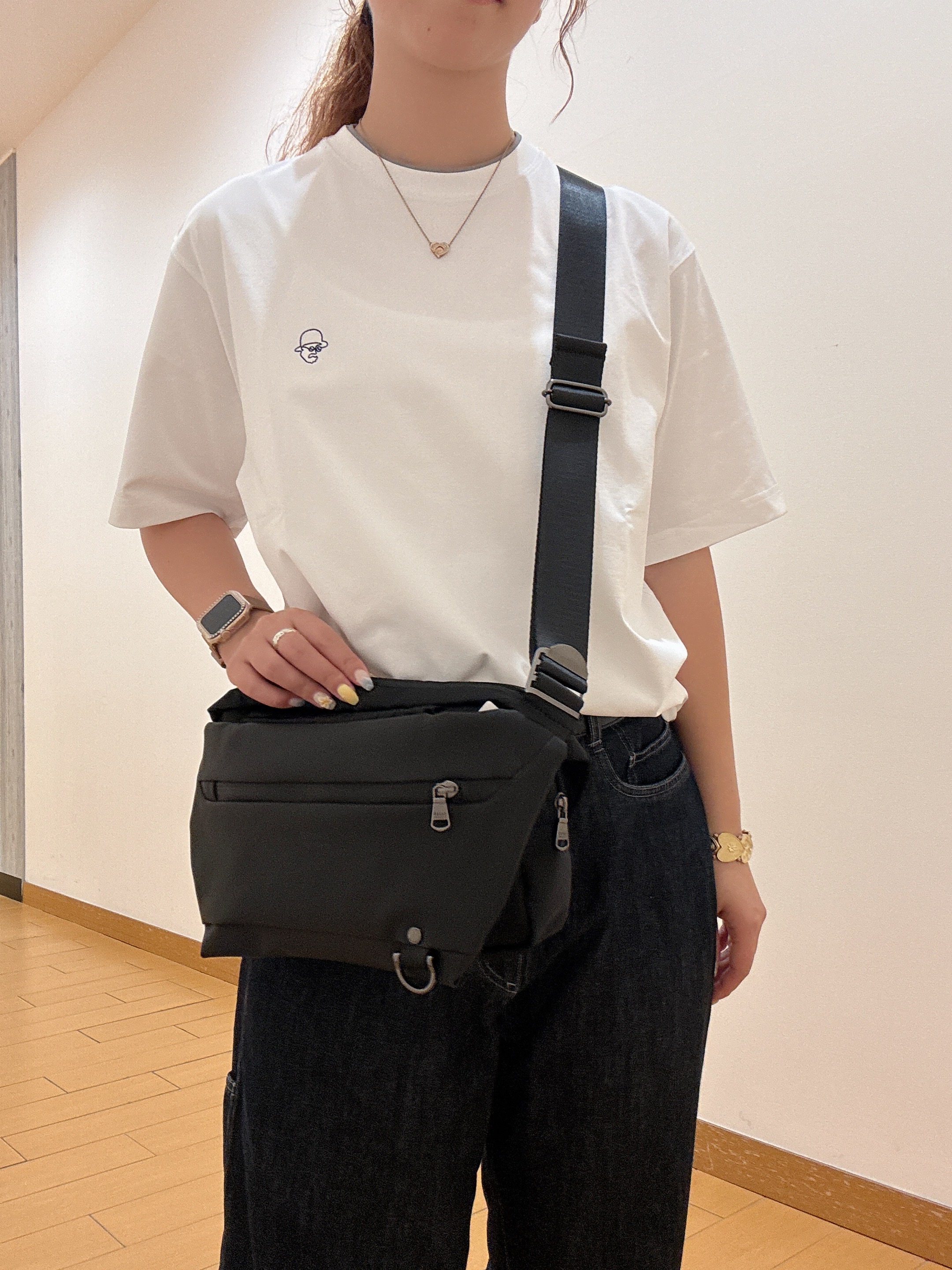 ヒナさんの「TAKEO KIKUCHI｜【汗染み軽減/接触冷感】フェイクレイヤード ワンポイント刺繍Ｔシャツ」を使ったコーディネート