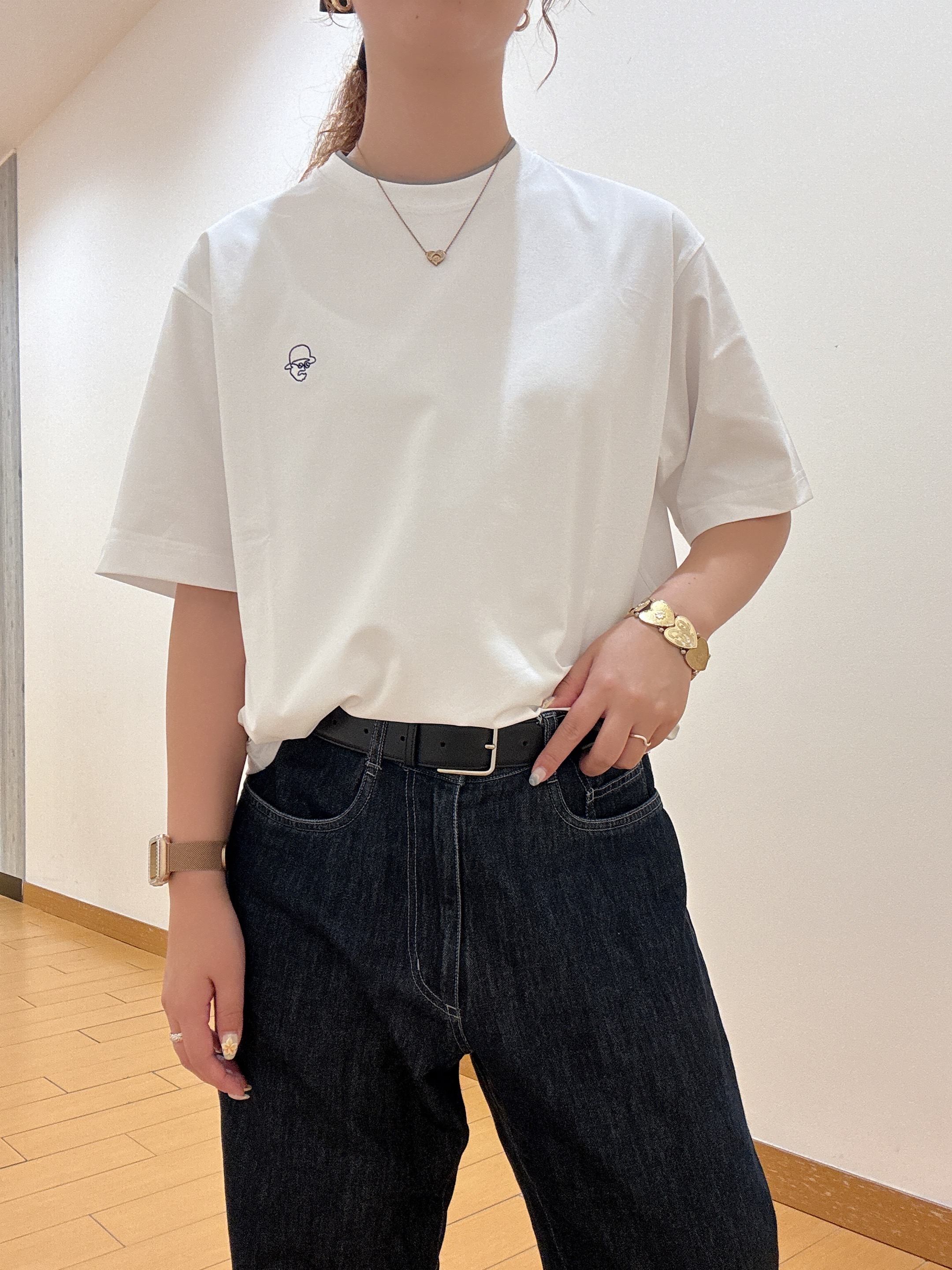 ヒナさんの「TAKEO KIKUCHI｜【汗染み軽減/接触冷感】フェイクレイヤード ワンポイント刺繍Ｔシャツ」を使ったコーディネート