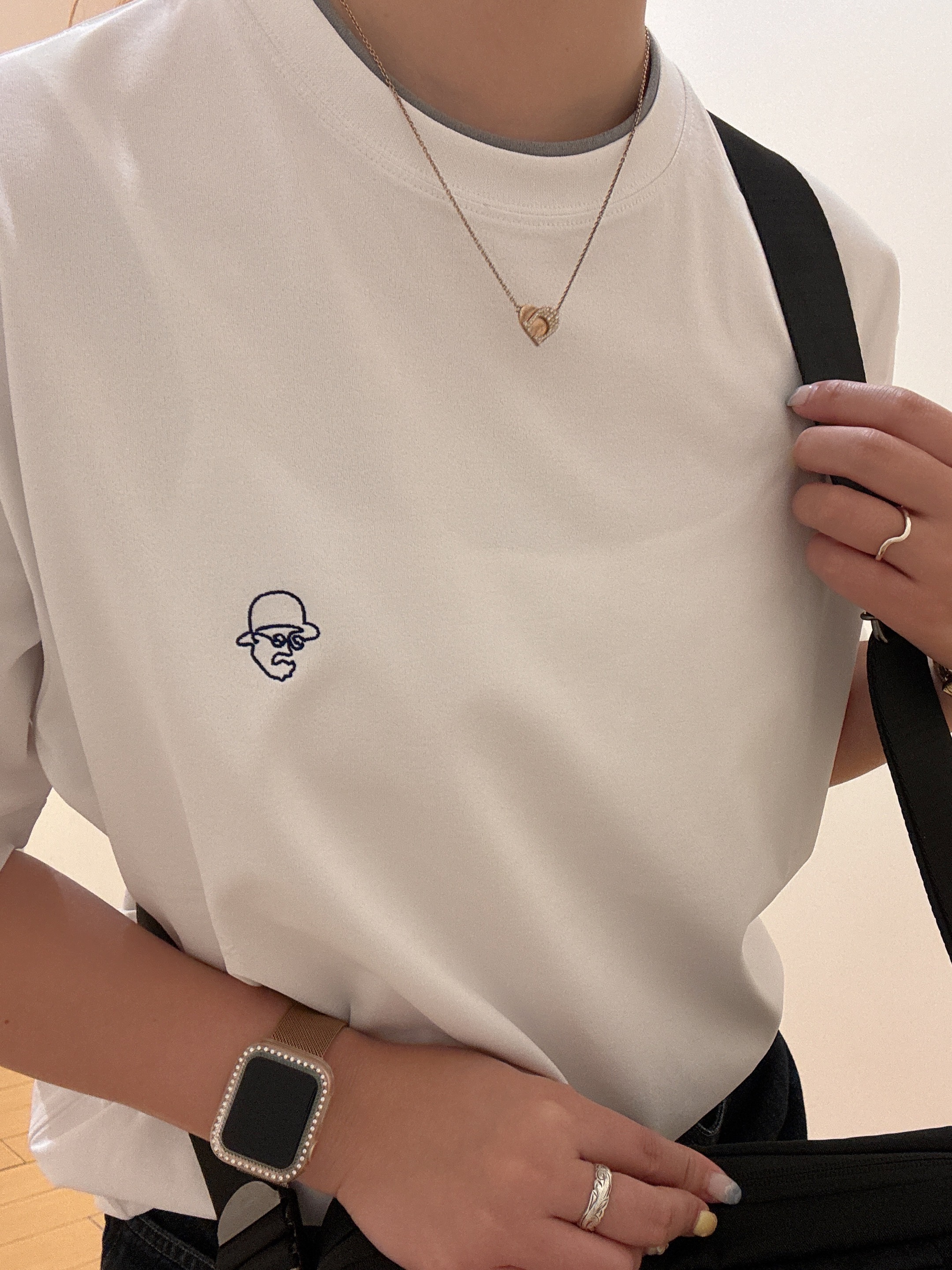 ヒナさんの「TAKEO KIKUCHI｜【汗染み軽減/接触冷感】フェイクレイヤード ワンポイント刺繍Ｔシャツ」を使ったコーディネート