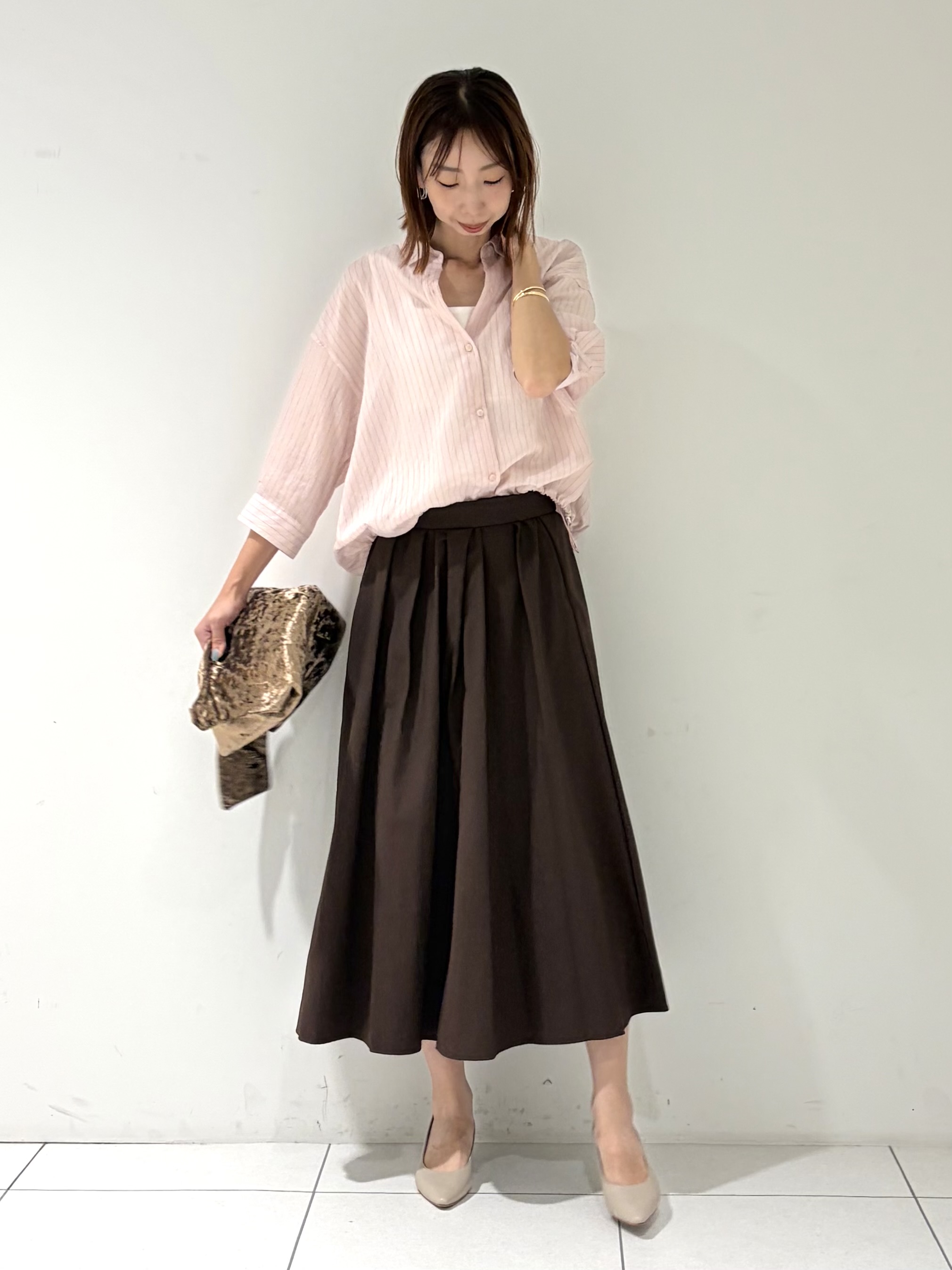 shioriさんの「INDIVI｜【シアー／7分袖】体型カバーゆったりシャツ」を使ったコーディネート