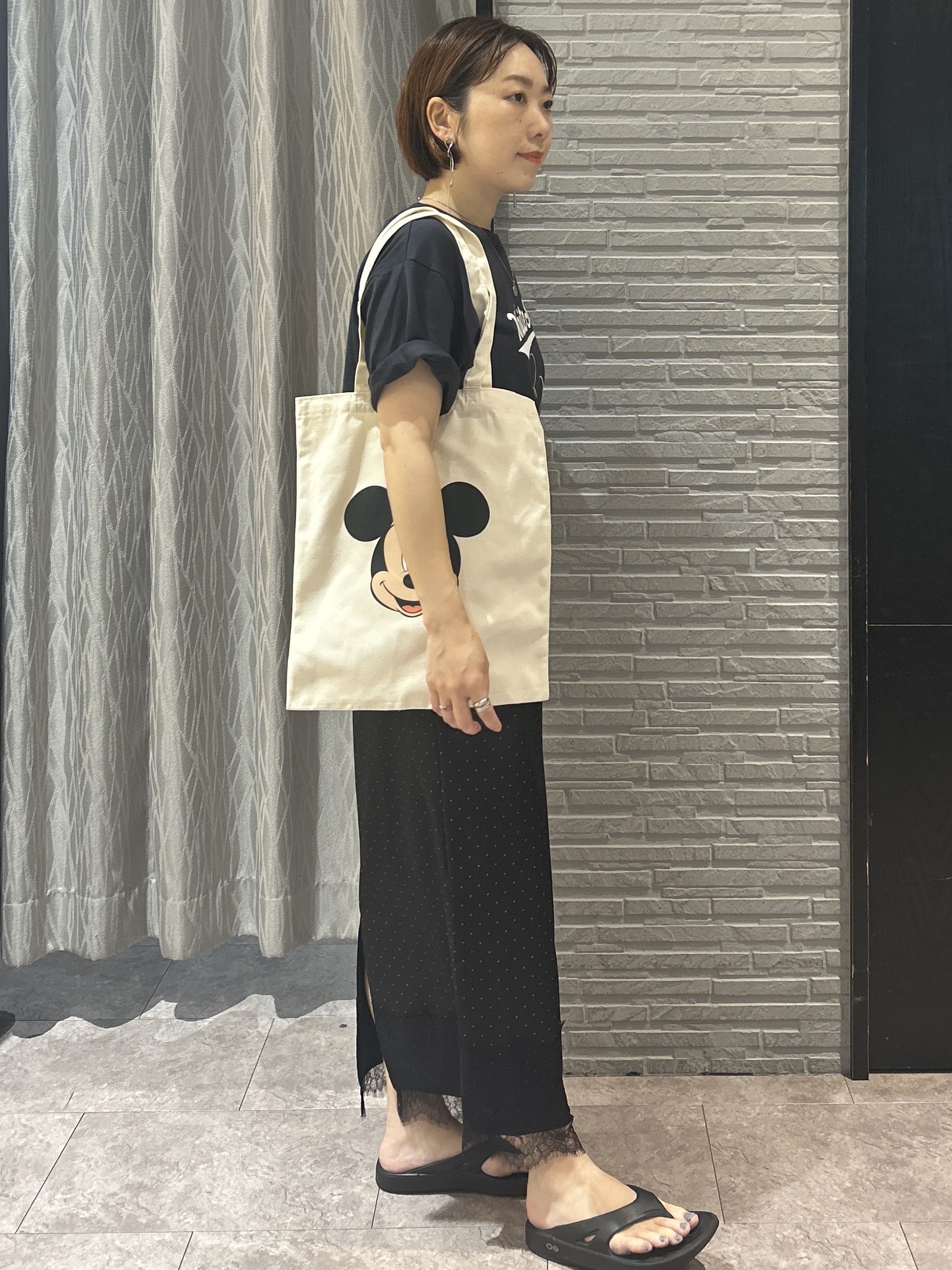 ga_riさんの「THE SHOP TK｜【Disney】【MLB】スペシャルデザイン半袖Tシャツ」を使ったコーディネート