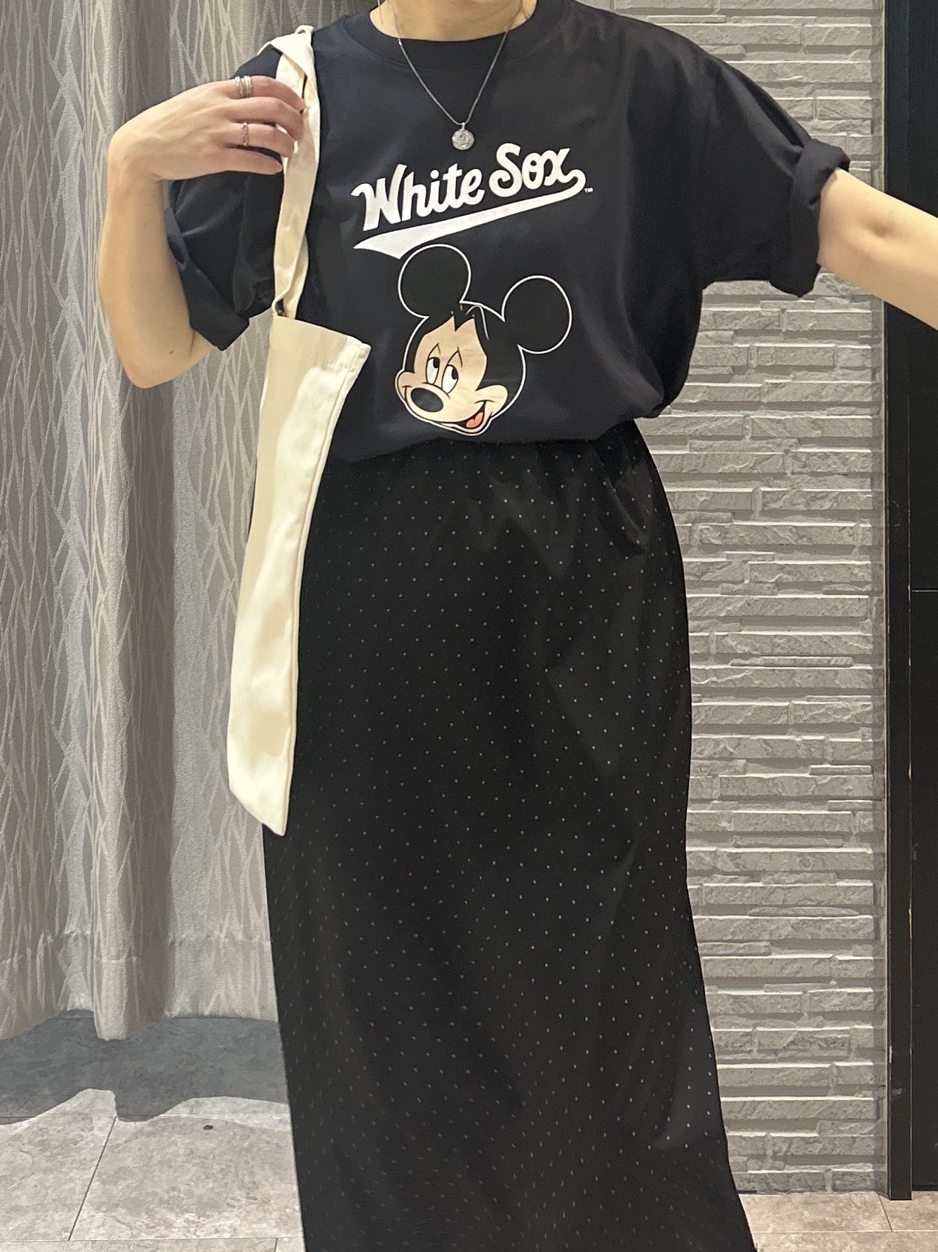 ga_riさんの「THE SHOP TK｜【Disney】【MLB】スペシャルデザイン半袖Tシャツ」を使ったコーディネート