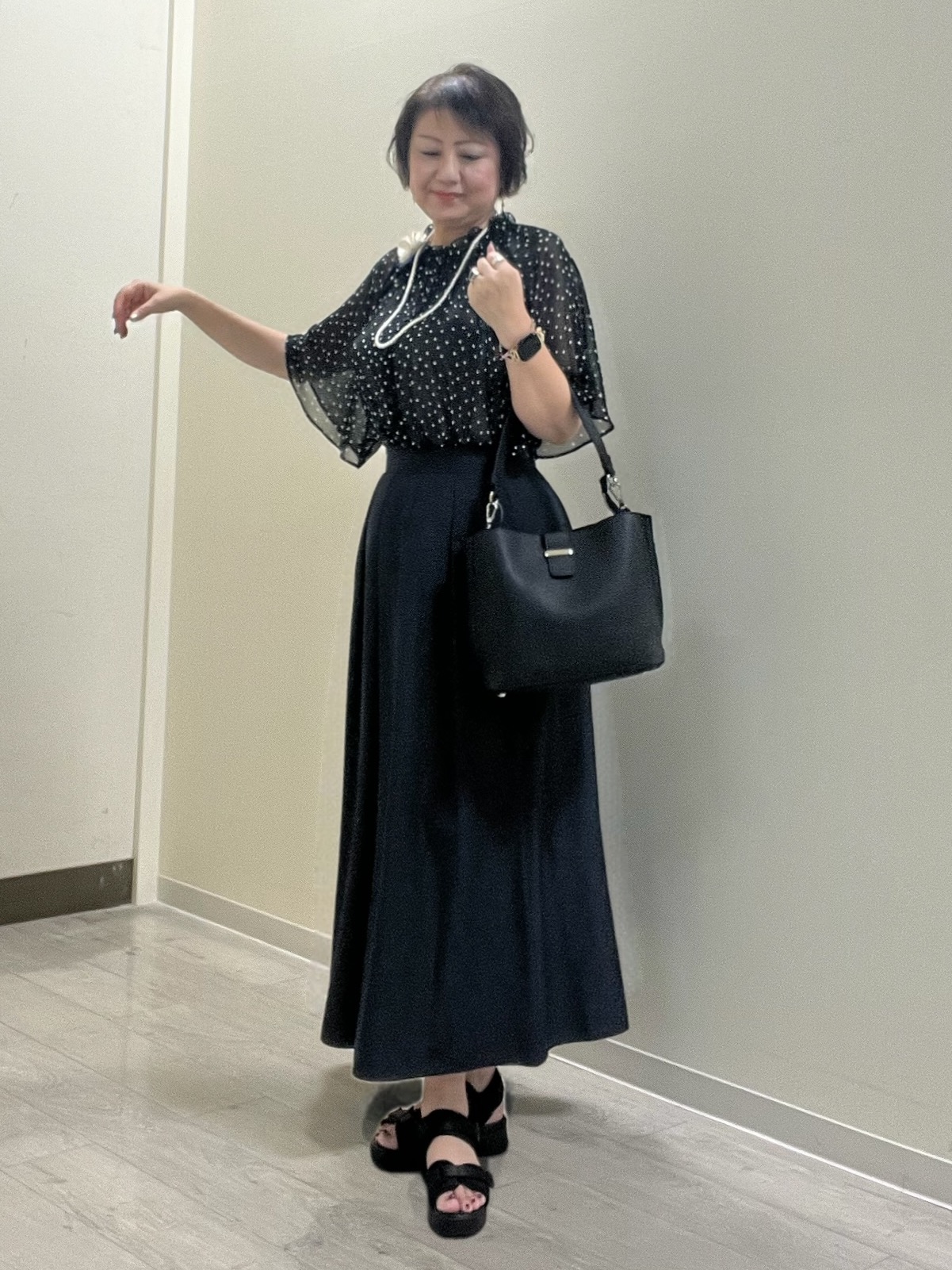 mariさんの「Reflect｜【セットアップ／手洗い可】ドット柄シアーブラウス」を使ったコーディネート
