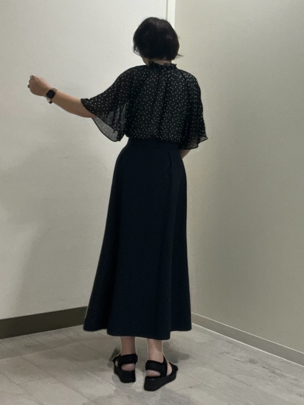 mariさんの「Reflect｜【セットアップ／手洗い可】ドット柄シアーブラウス」を使ったコーディネート