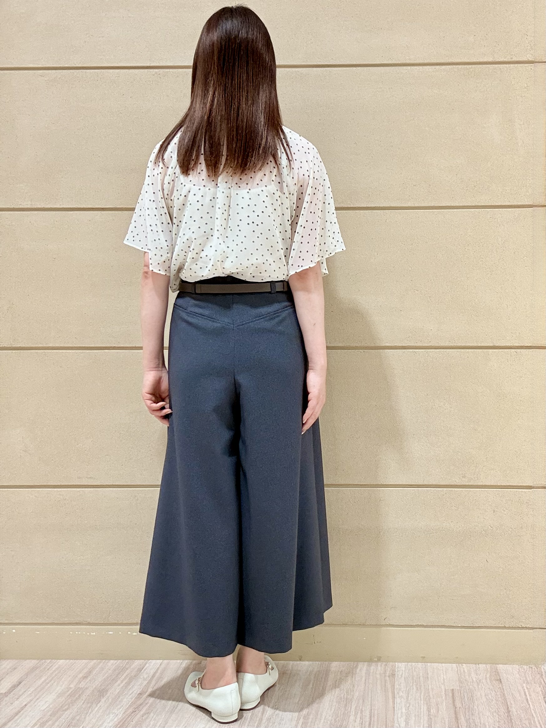 Marさんの「Reflect｜【セットアップ／手洗い可】ドット柄シアーブラウス」を使ったコーディネート