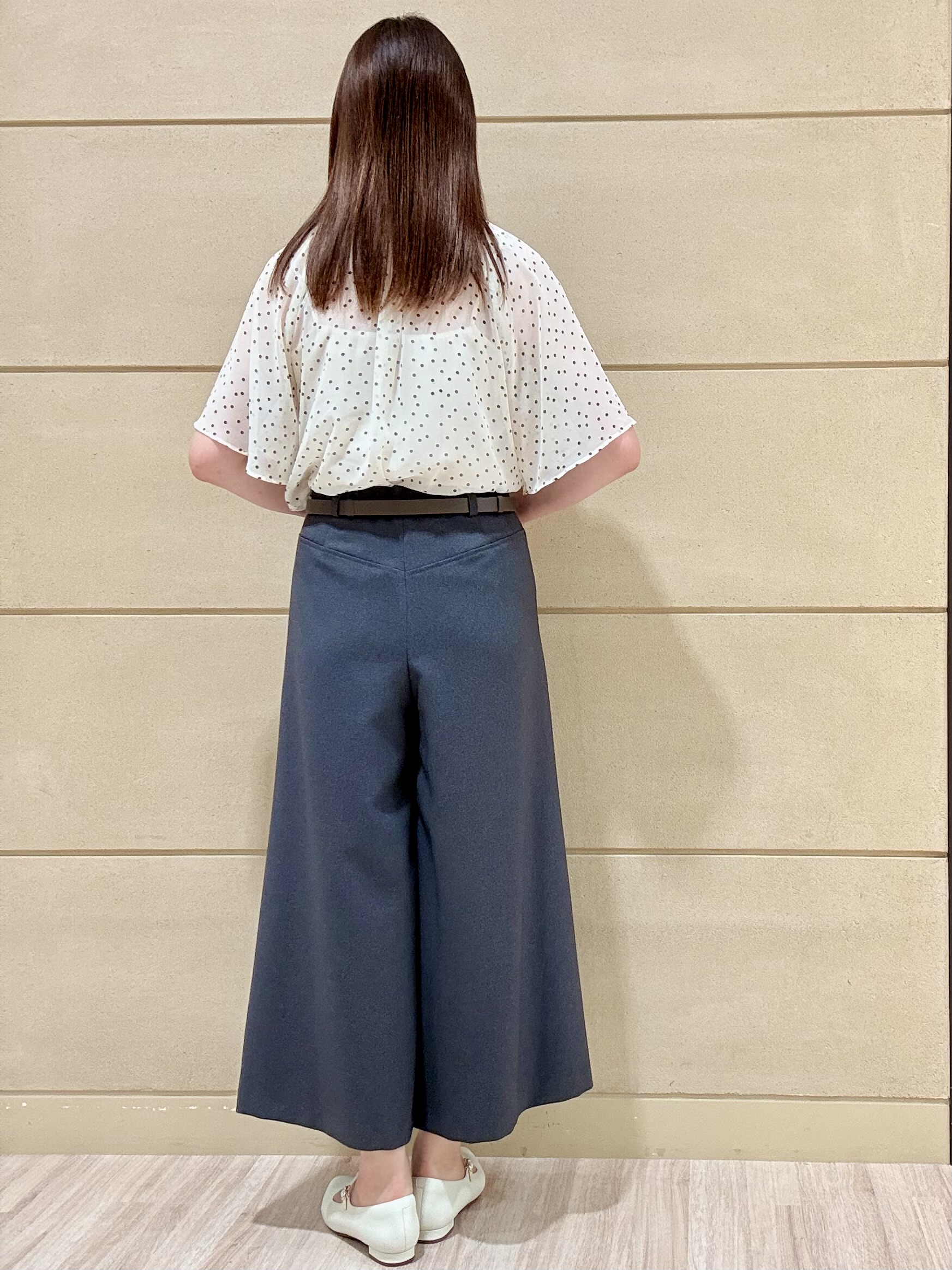 Marさんの「Reflect｜【セットアップ／手洗い可】ドット柄シアーブラウス」を使ったコーディネート