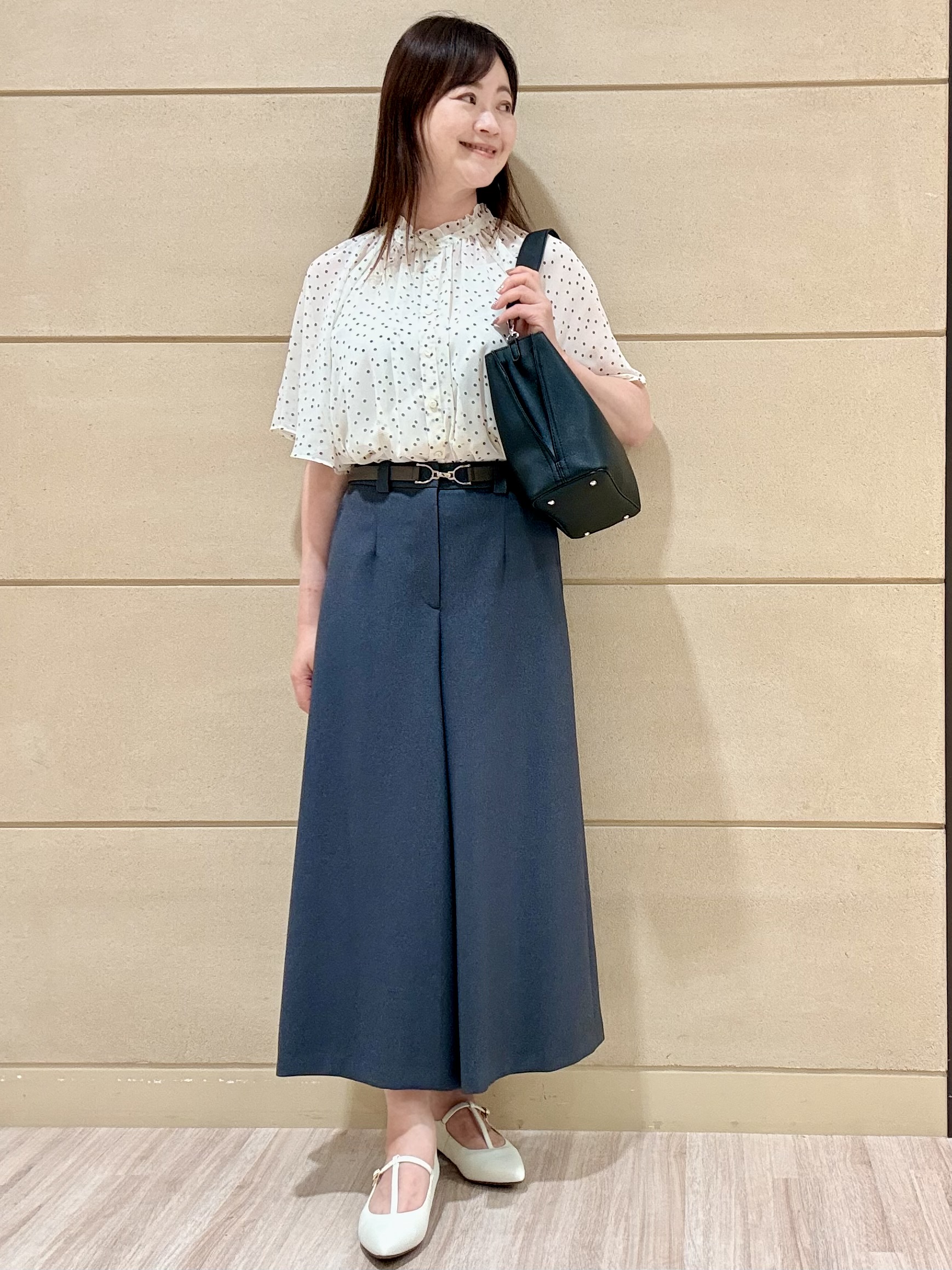 Marさんの「Reflect｜【セットアップ／手洗い可】ドット柄シアーブラウス」を使ったコーディネート