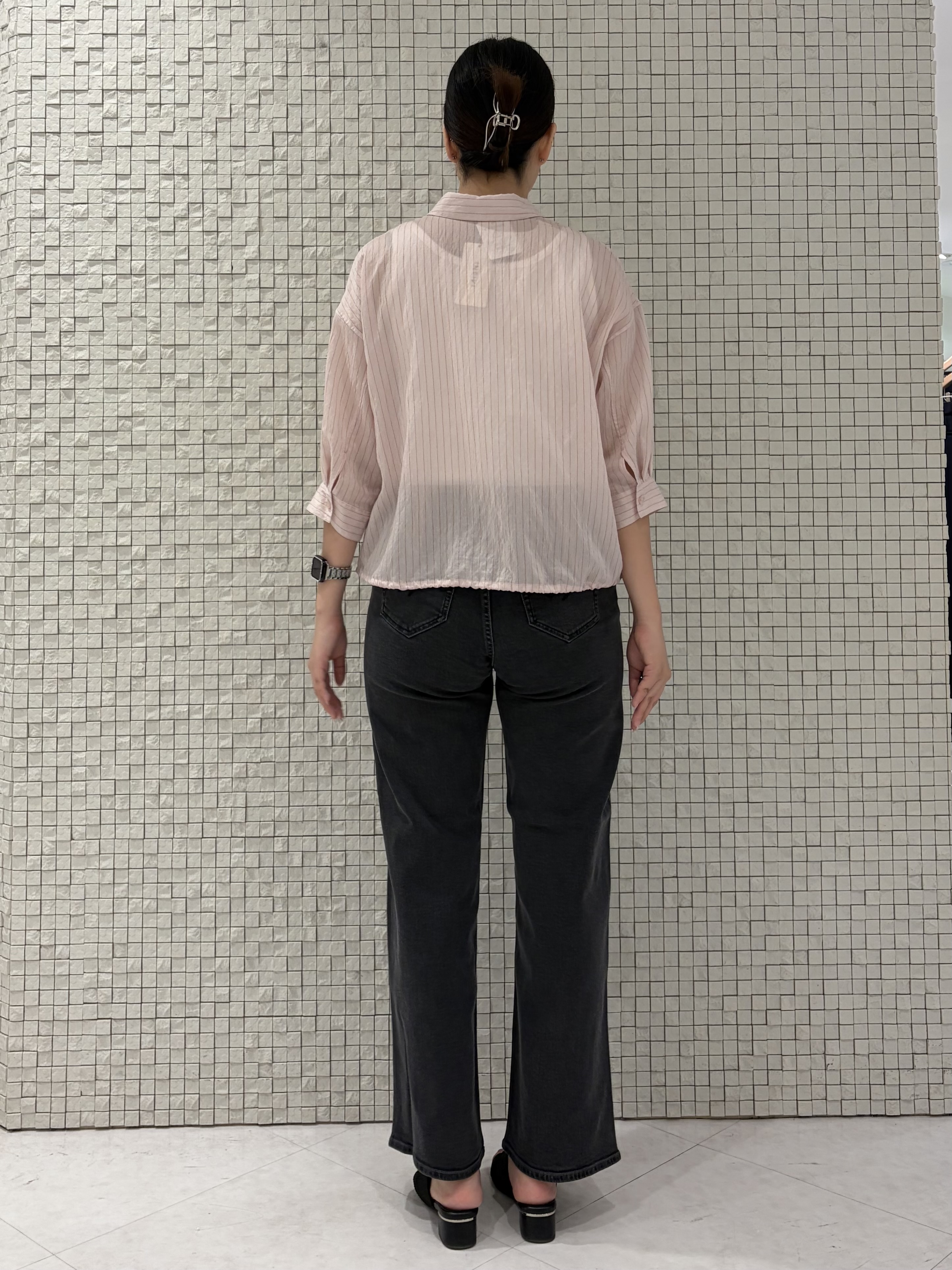 koharuさんの「INDIVI｜【シアー／7分袖】体型カバーゆったりシャツ」を使ったコーディネート