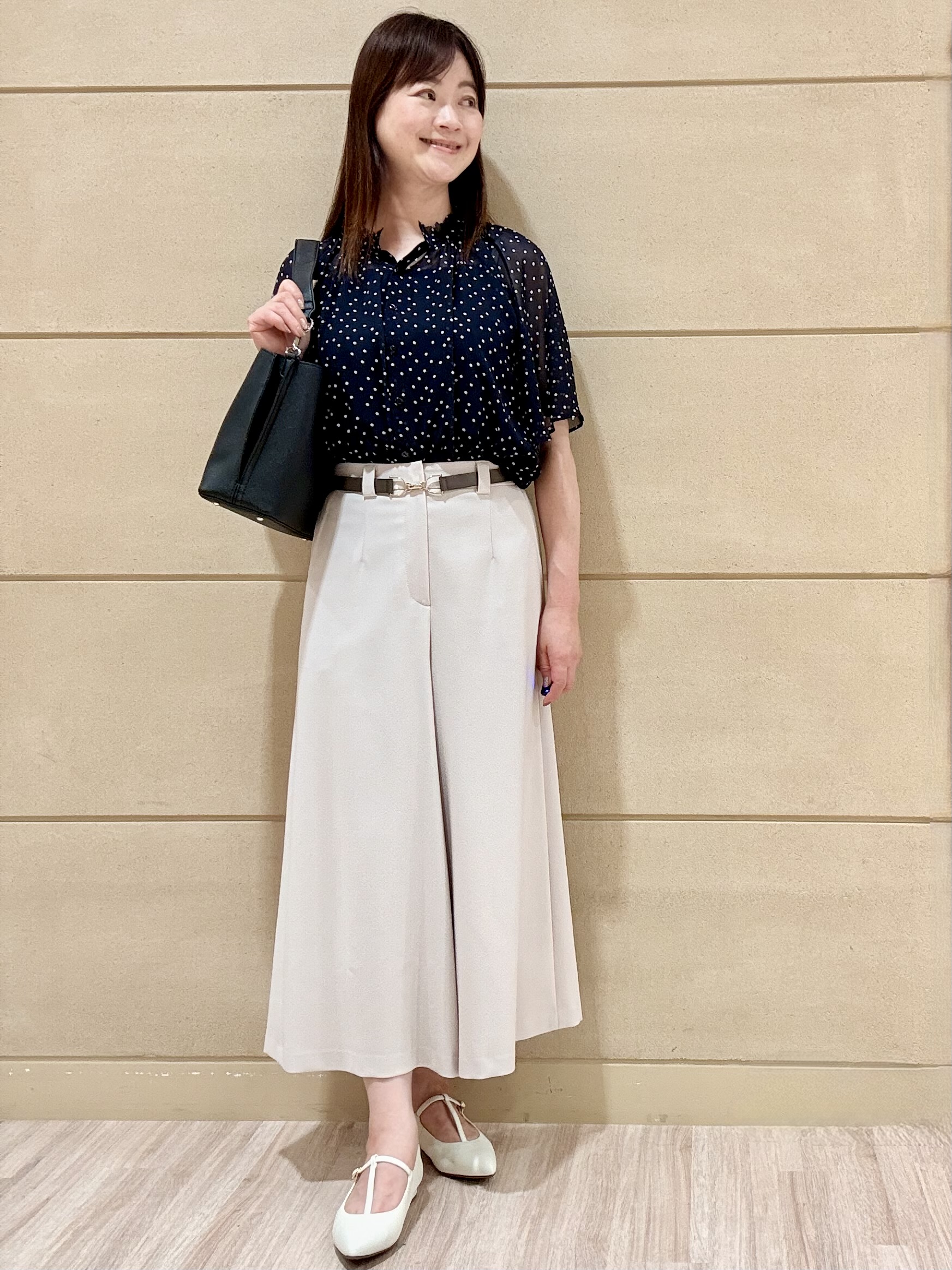 Marさんの「Reflect｜【セットアップ／手洗い可】ドット柄シアーブラウス」を使ったコーディネート